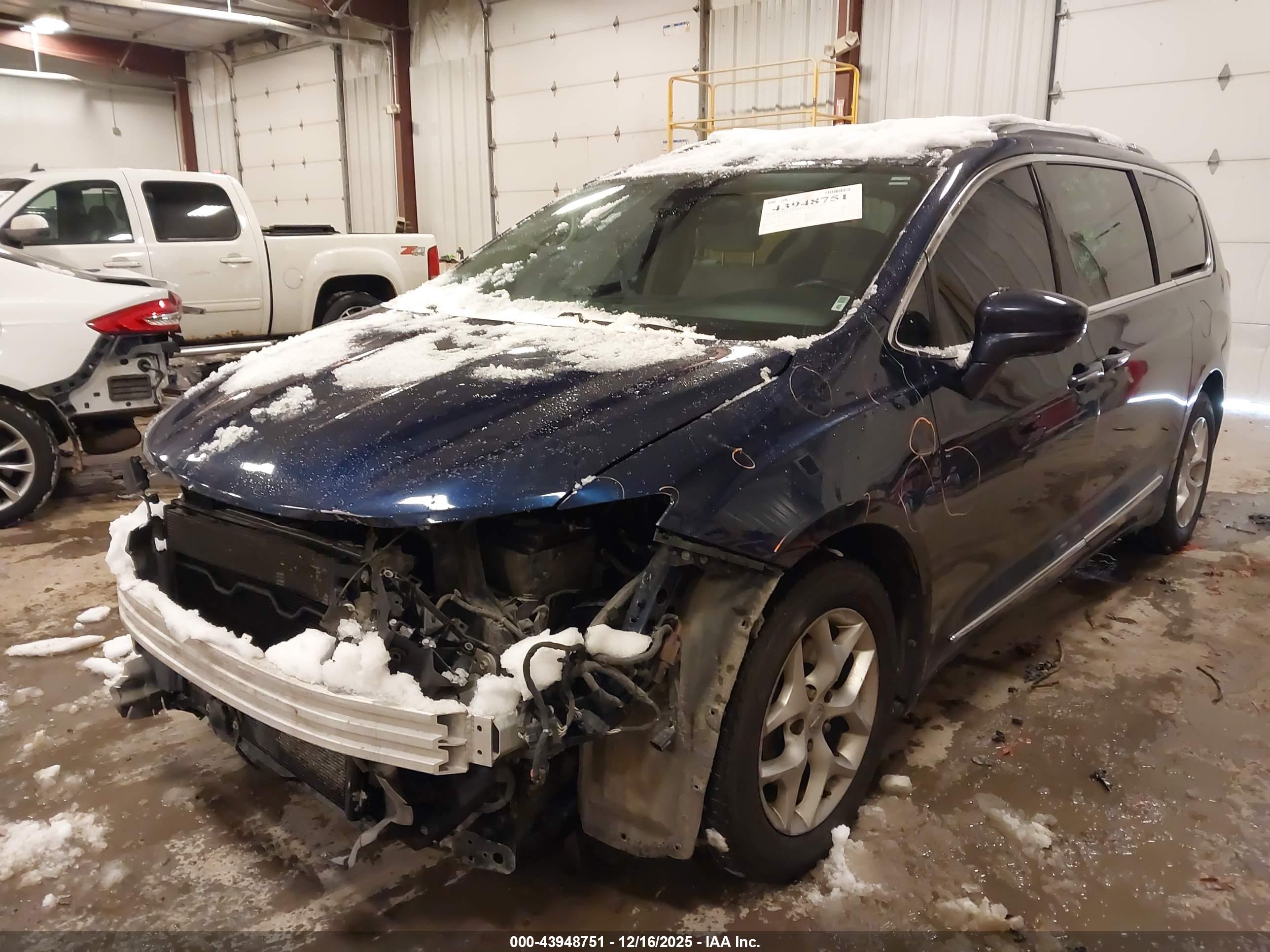 CHRYSLER PACIFICA image 2