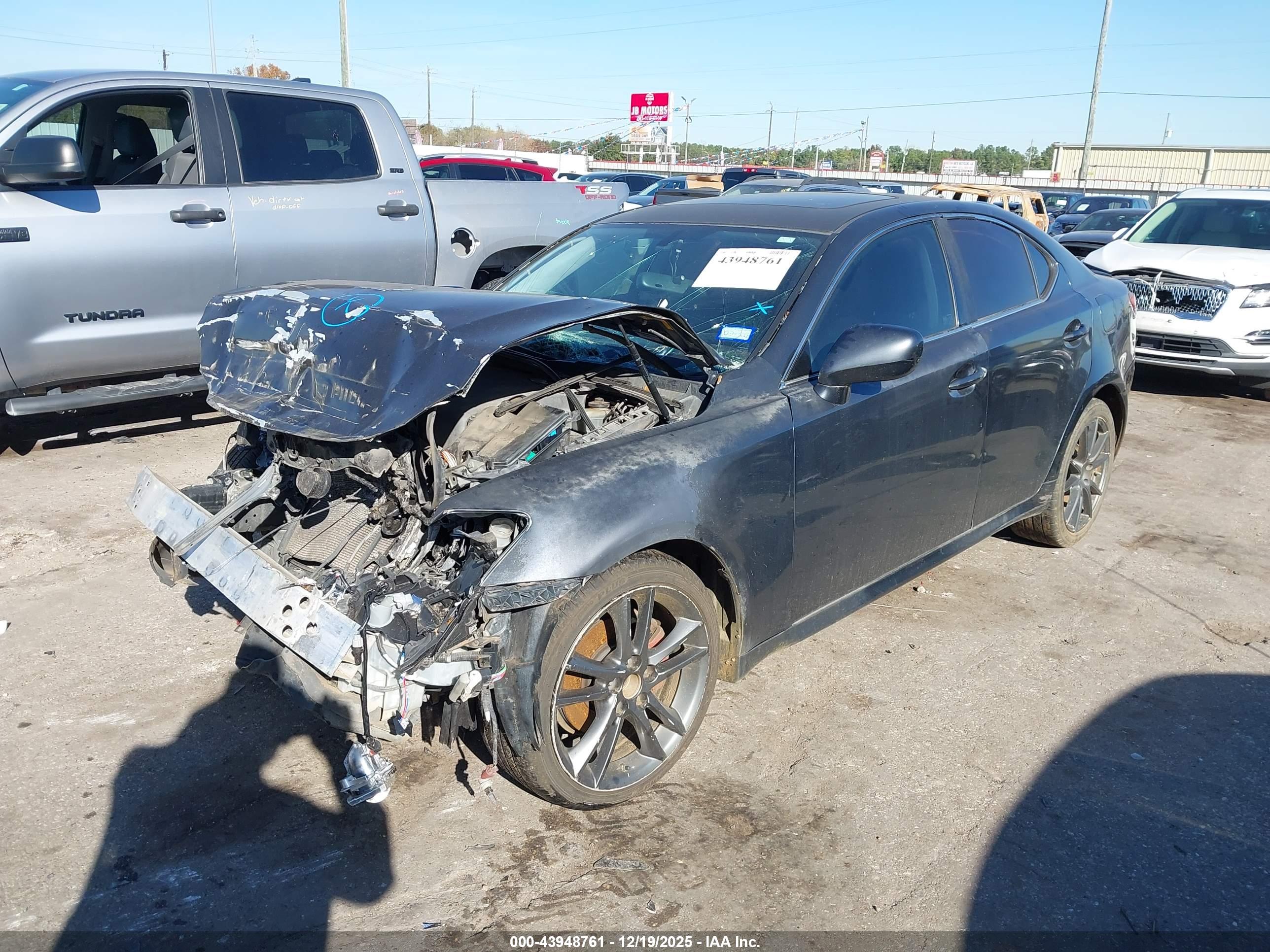 LEXUS IS image 2