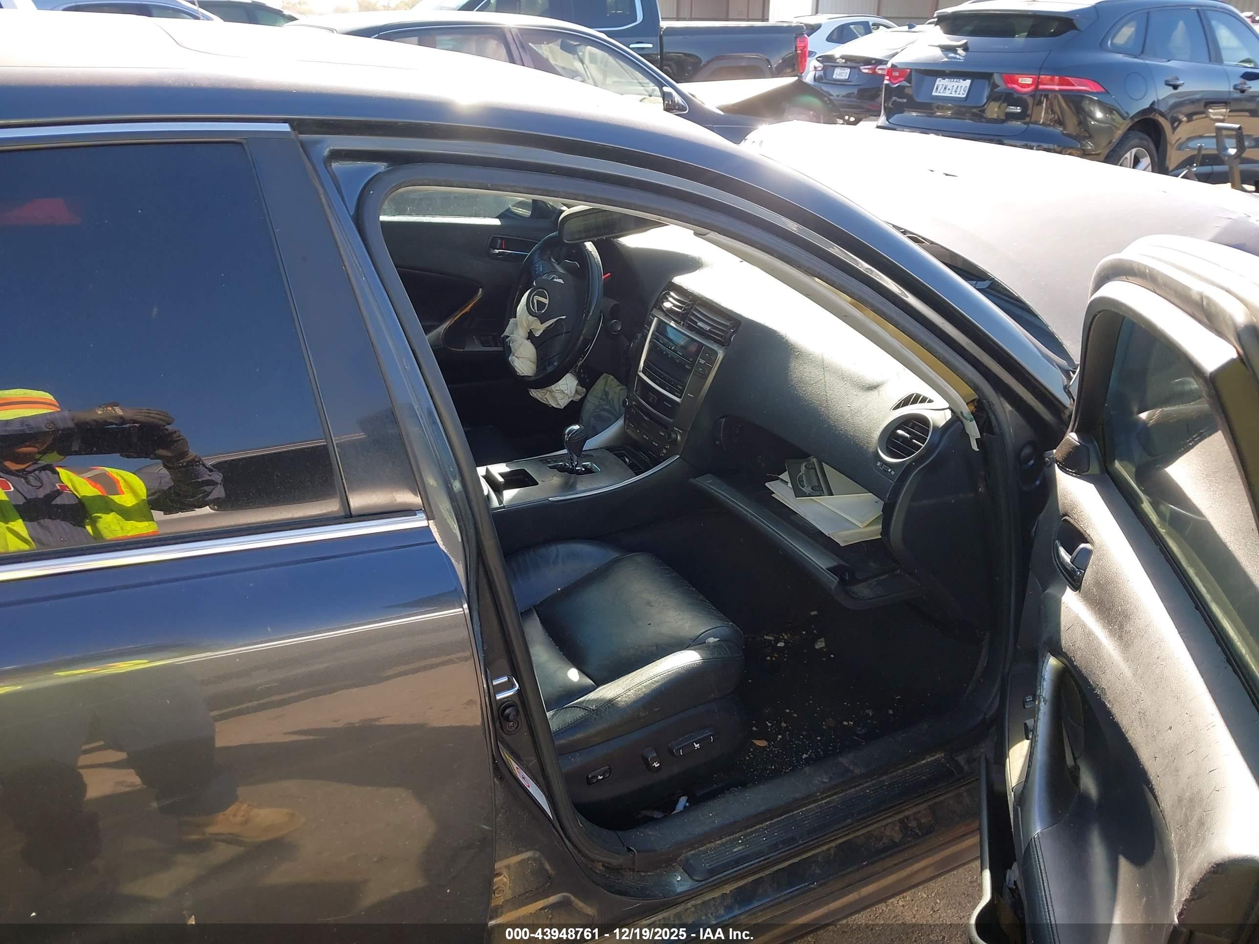 LEXUS IS image 5