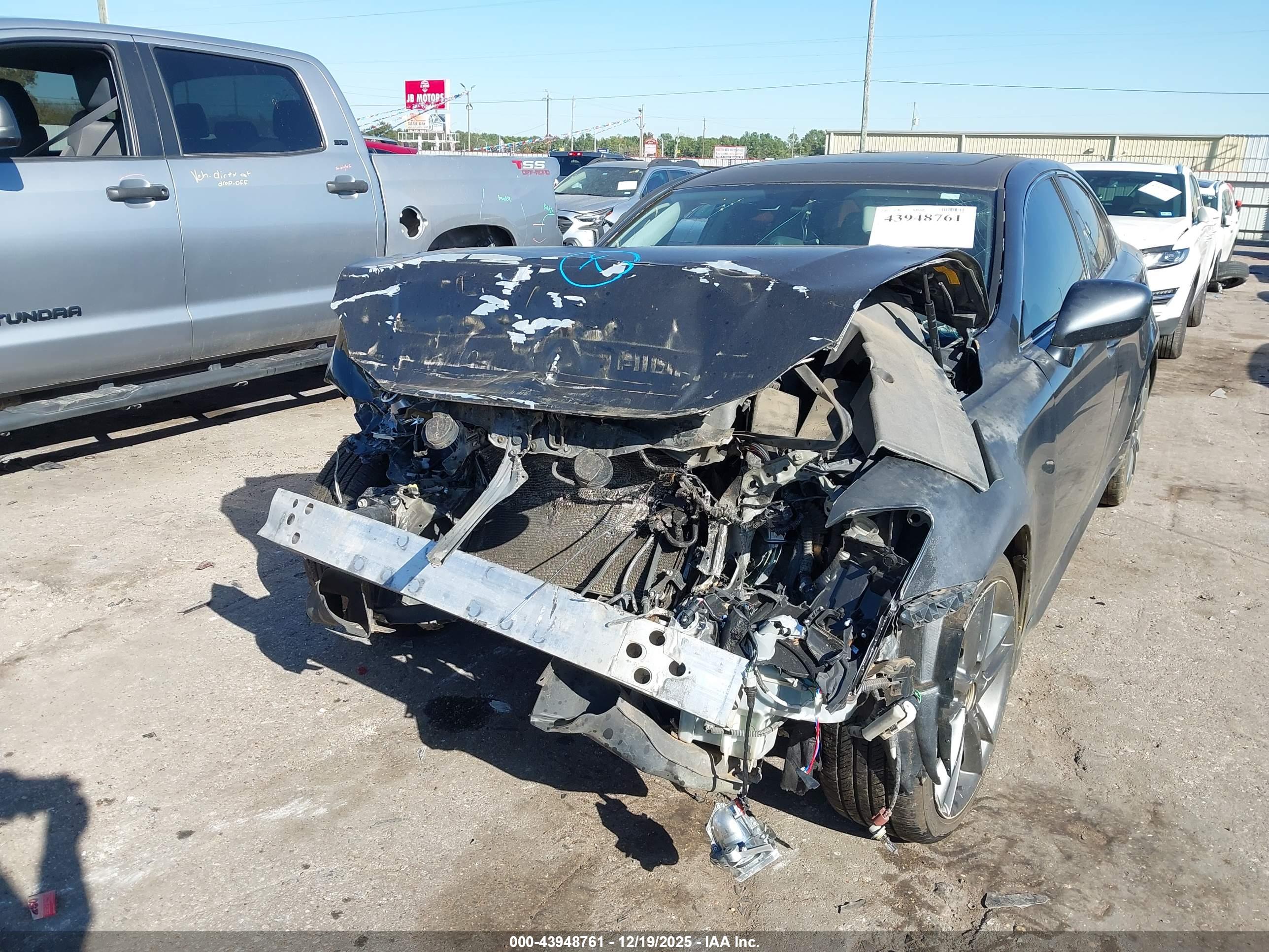 LEXUS IS image 6