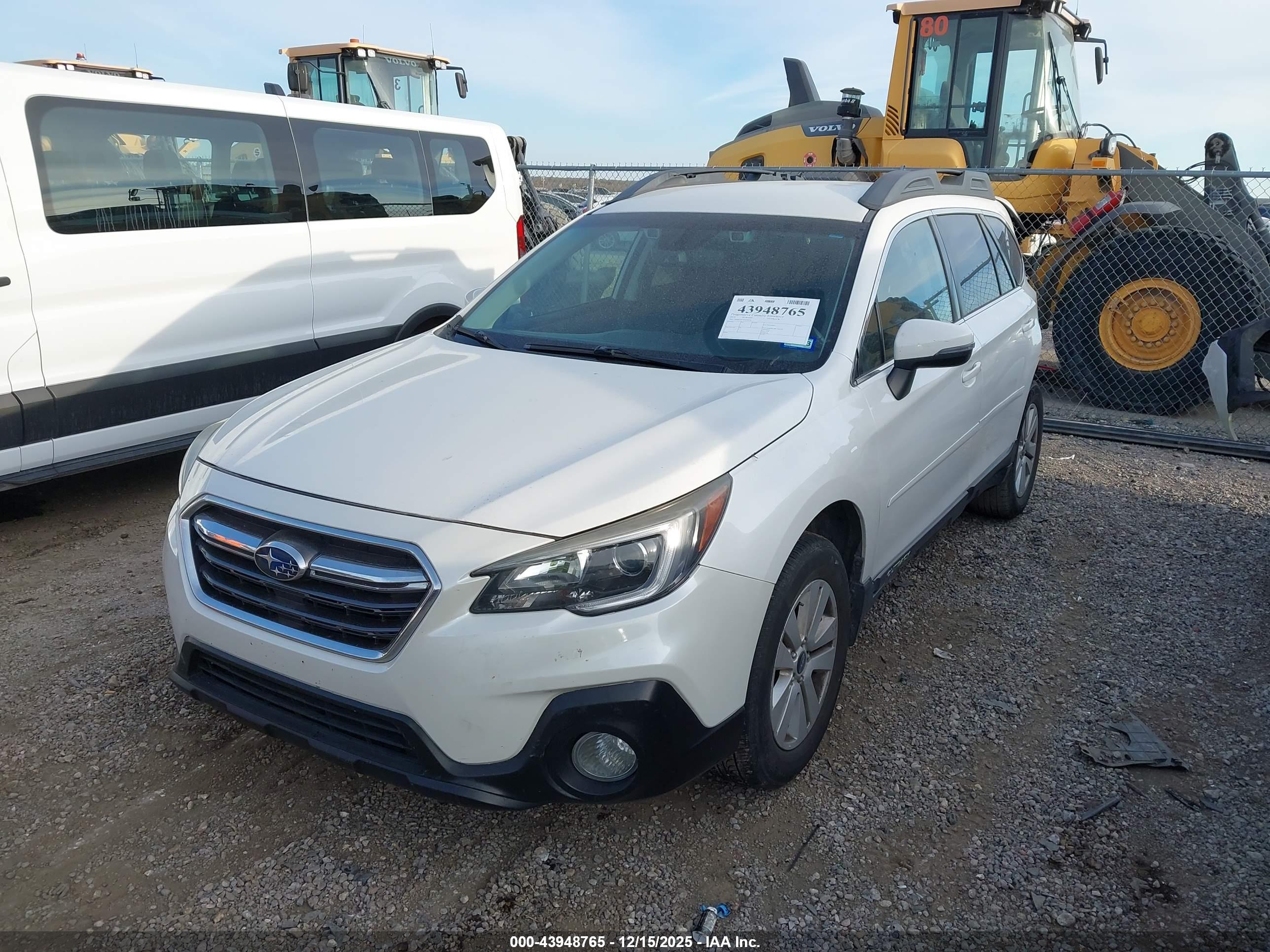 SUBARU OUTBACK image 2