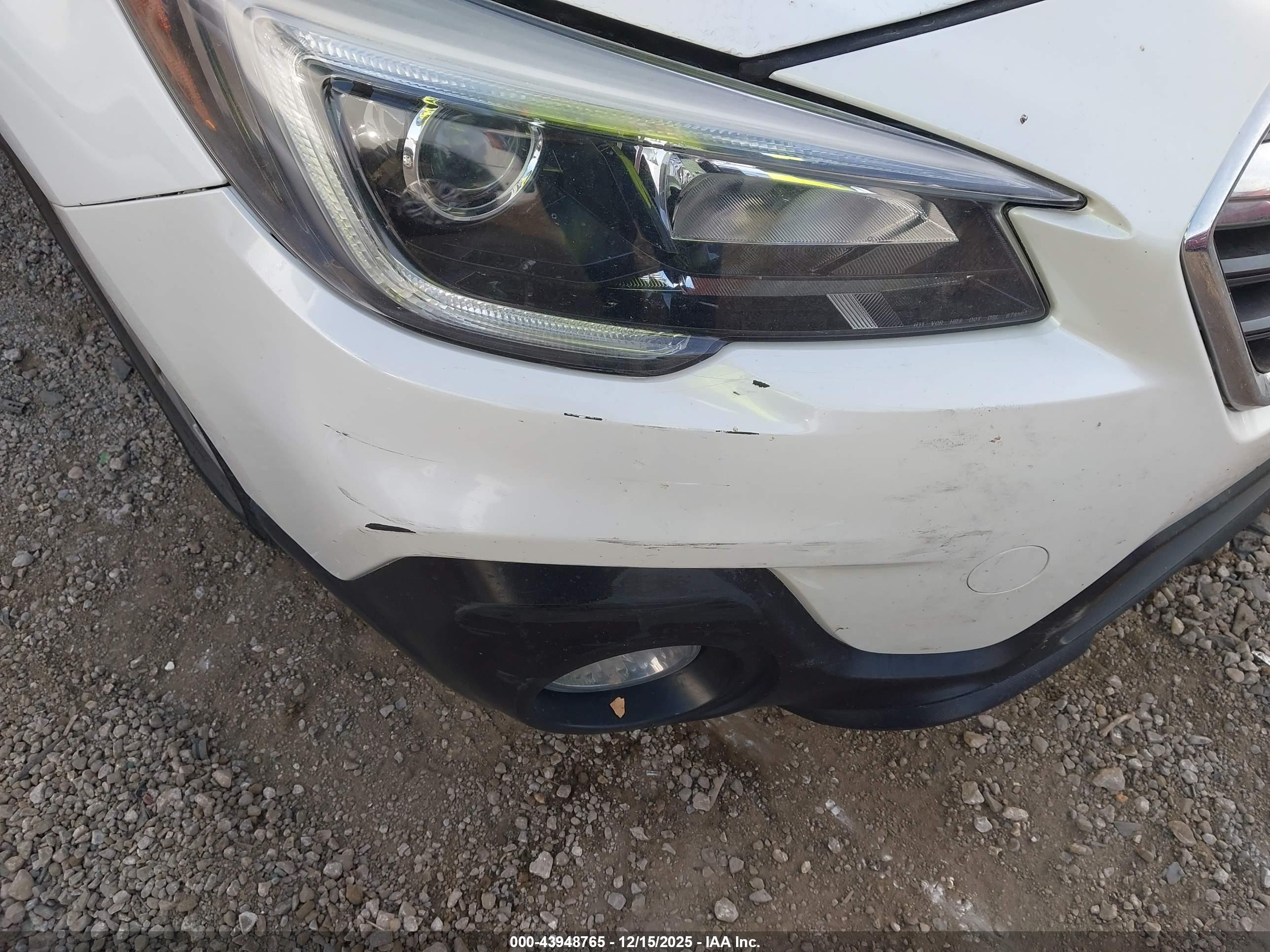 SUBARU OUTBACK image 6