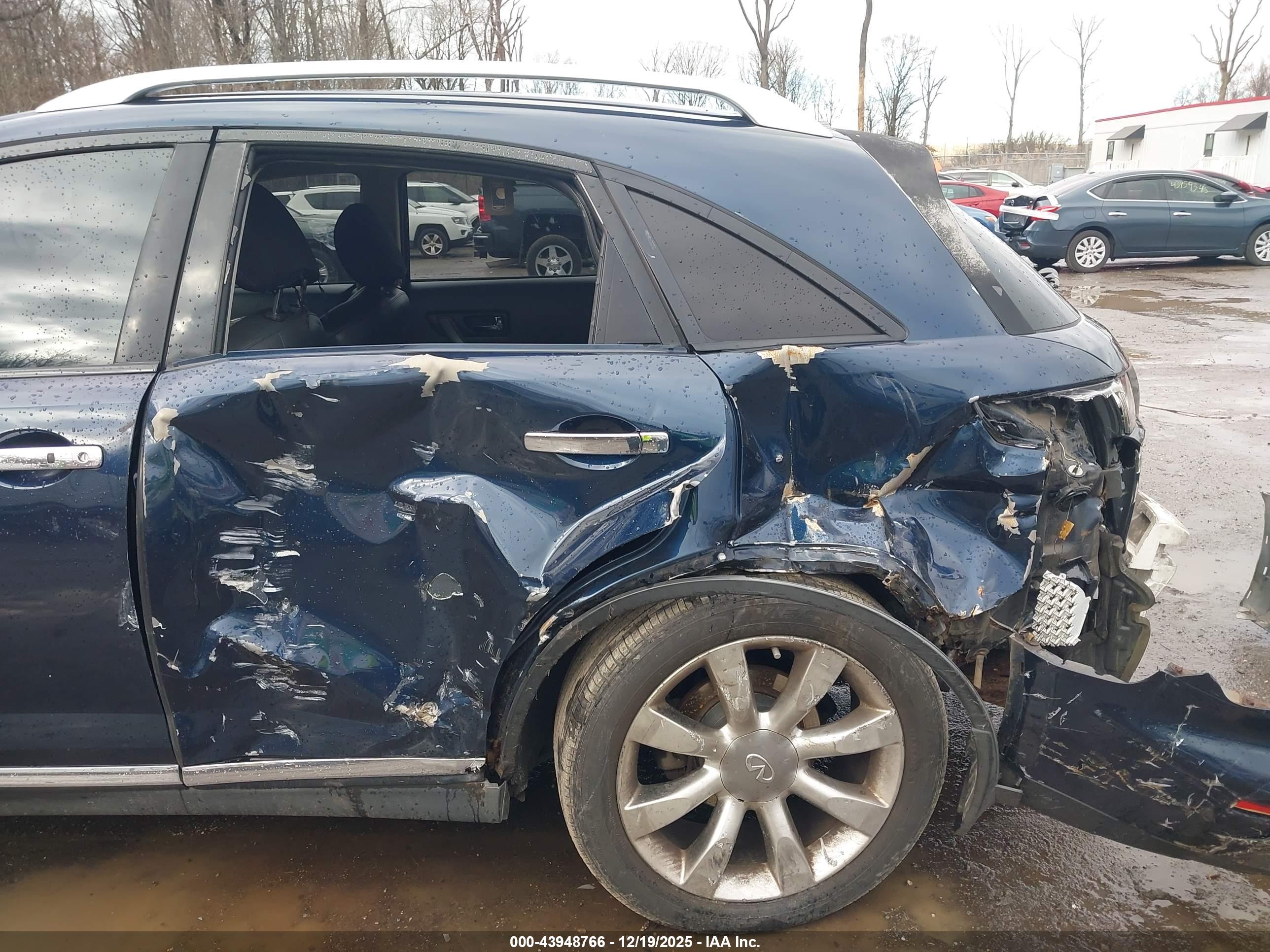 INFINITI FX35 image 6