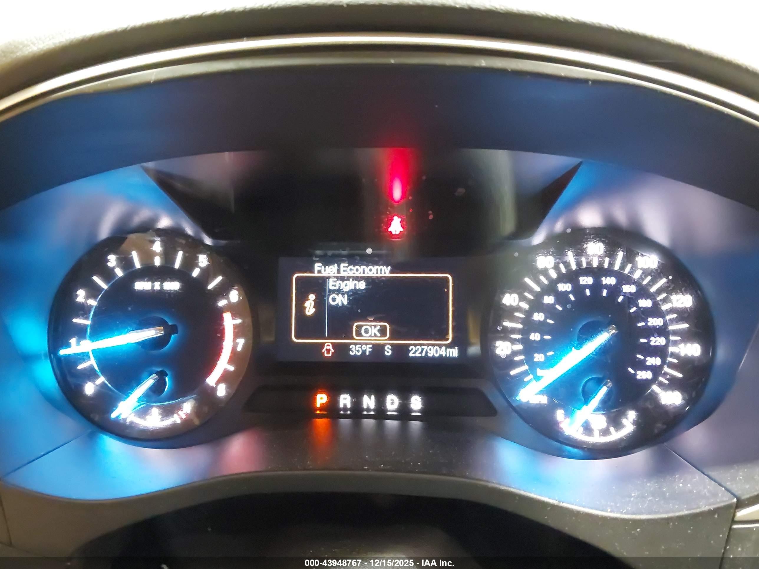 FORD FUSION image 7