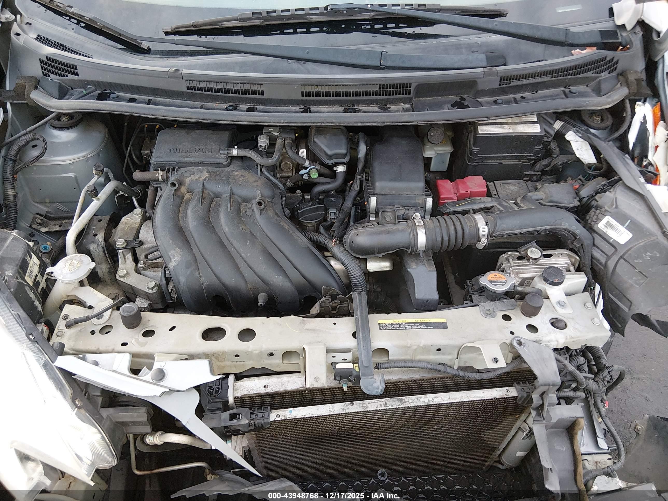NISSAN VERSA image 10