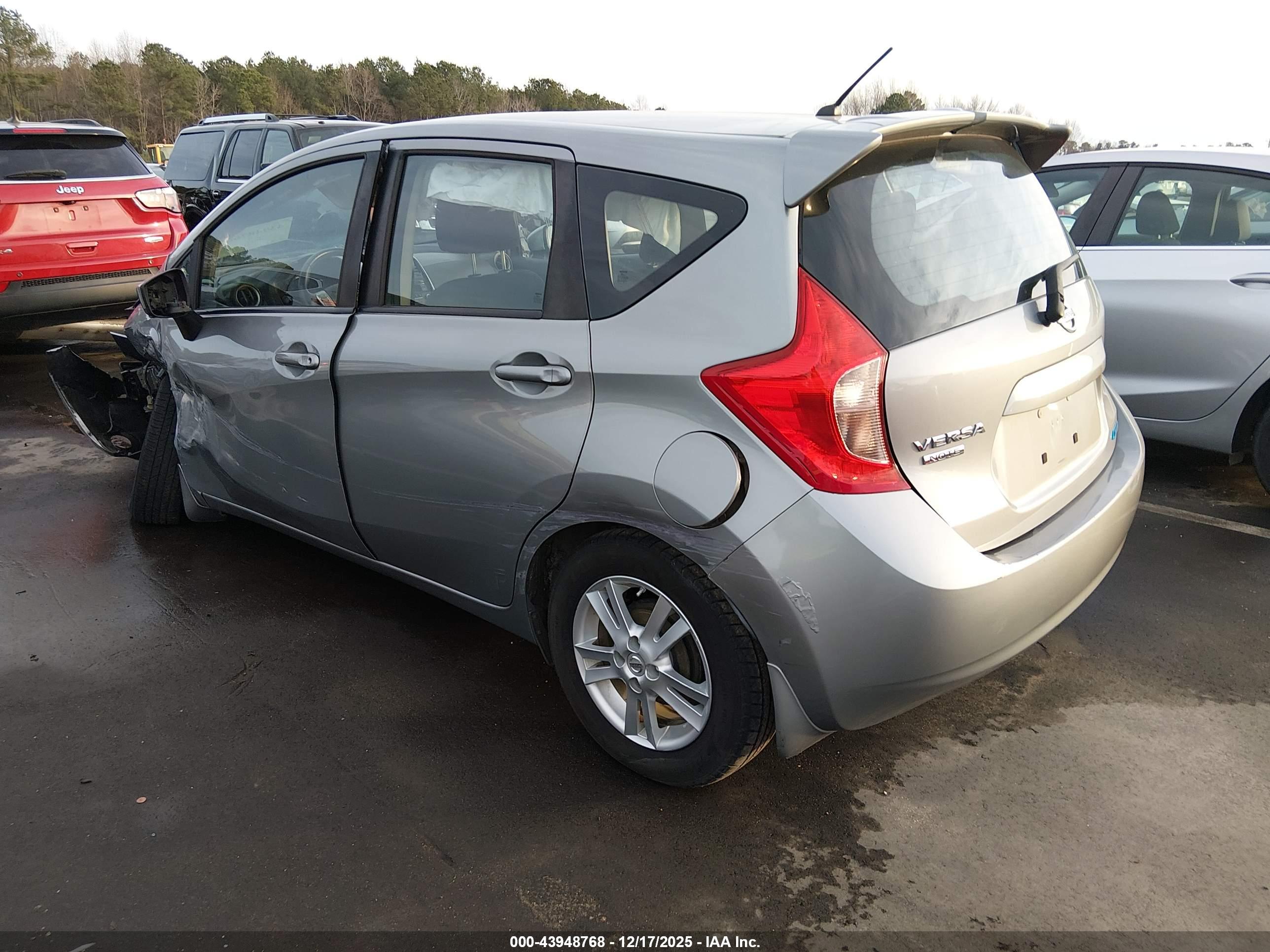 NISSAN VERSA image 3