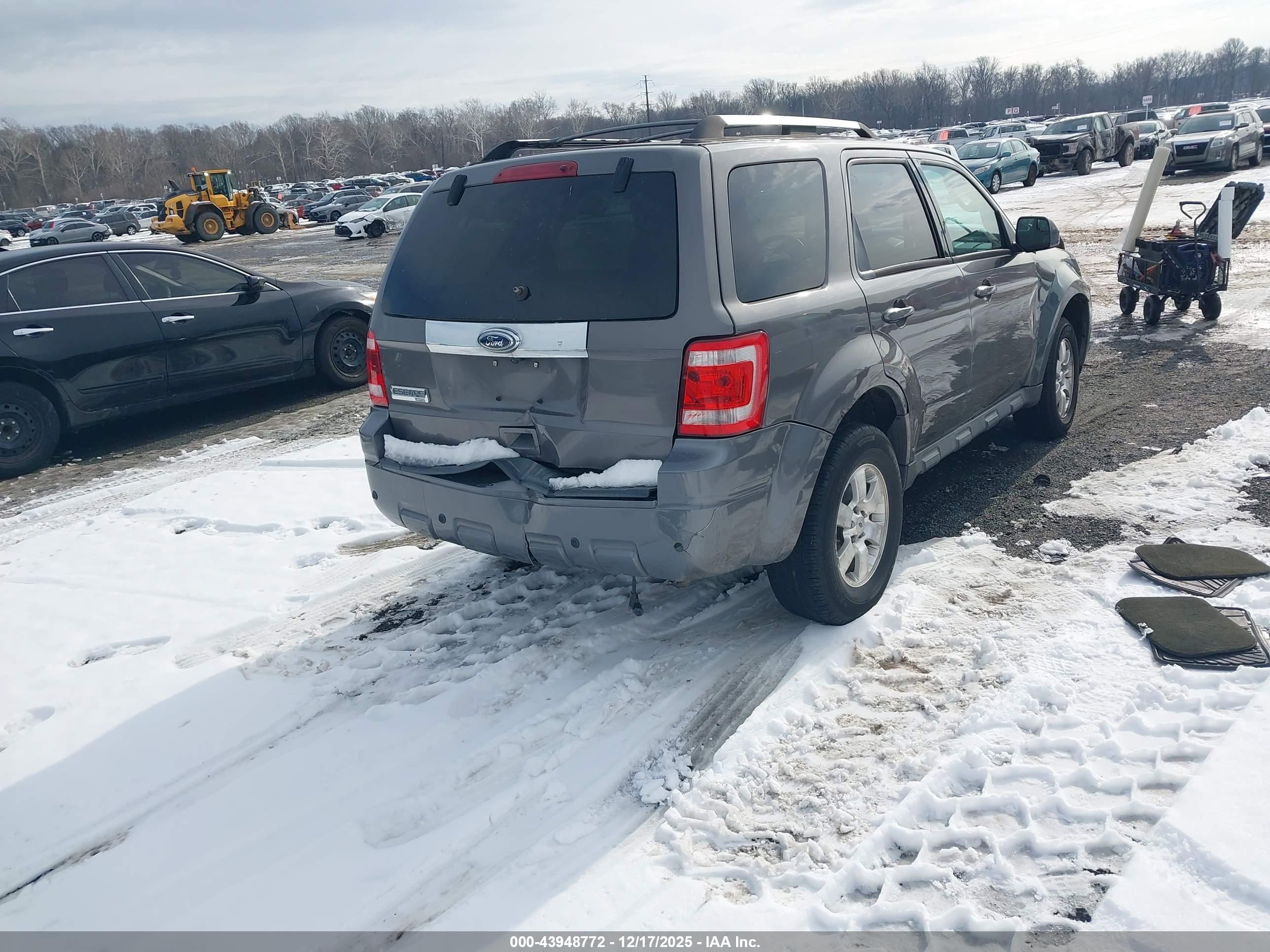 FORD ESCAPE image 4