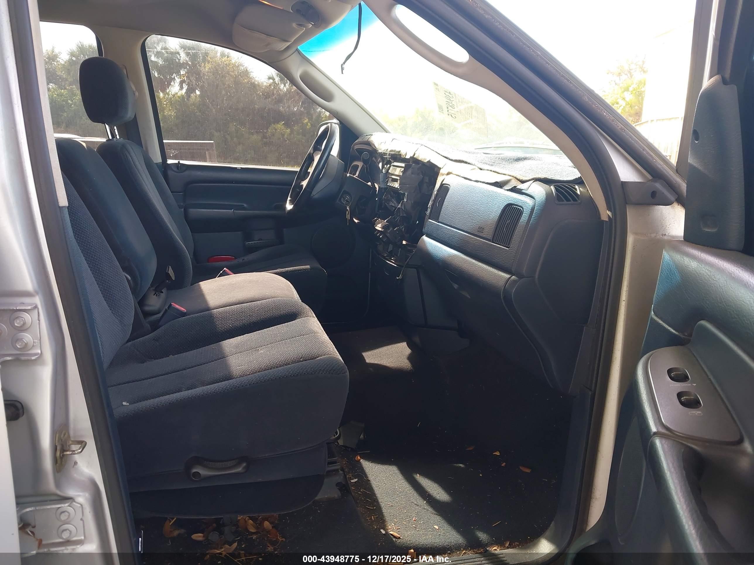 DODGE RAM image 5