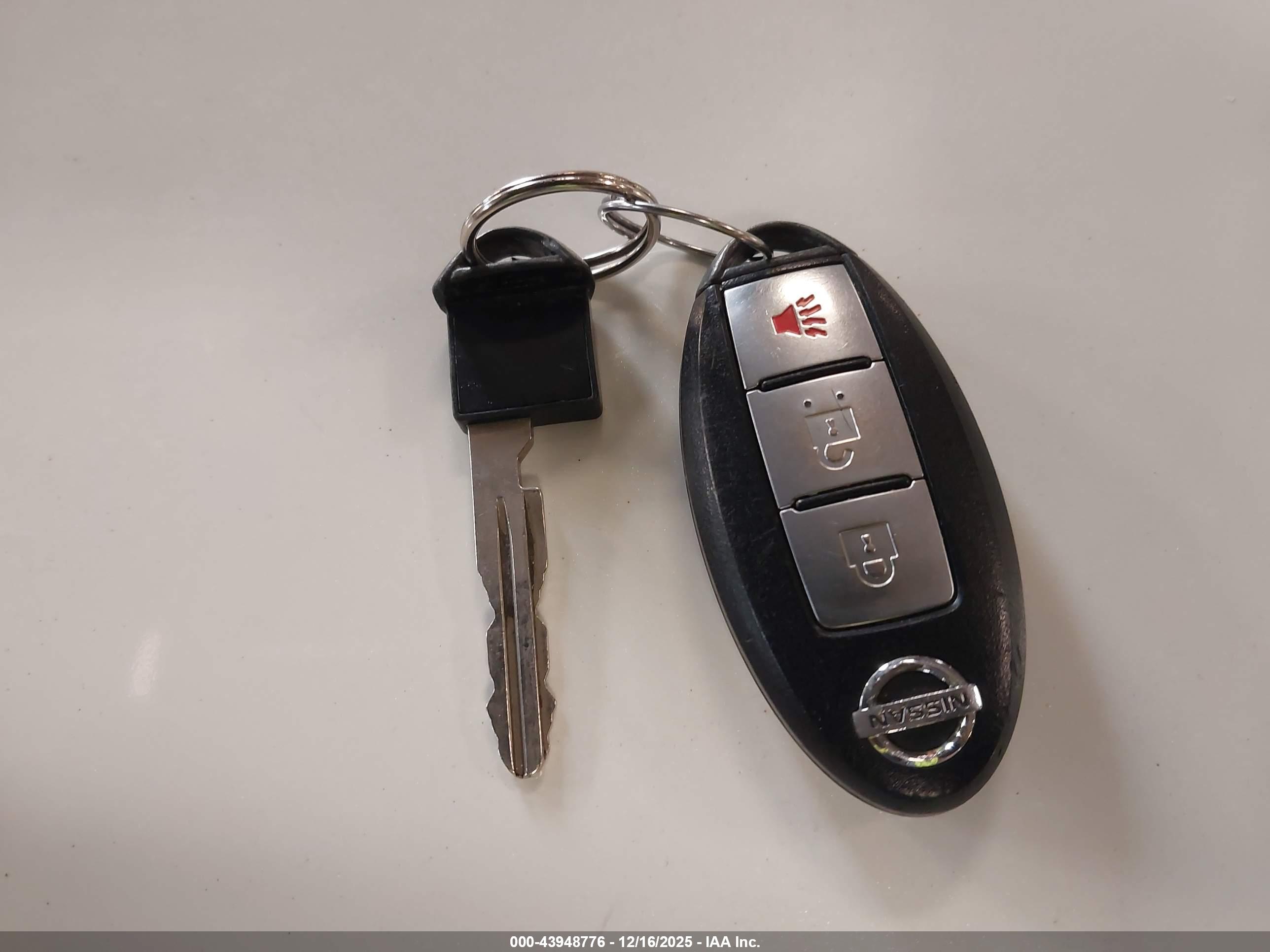 NISSAN ROGUE image 11