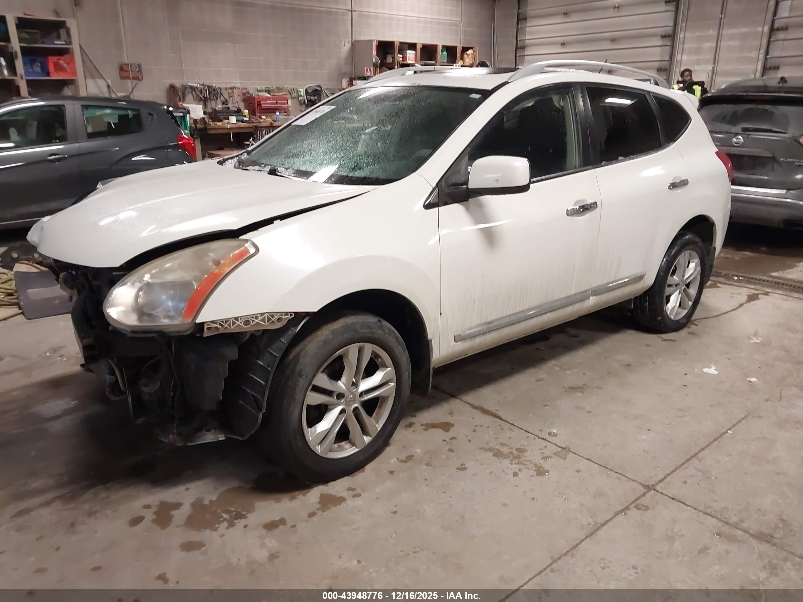 NISSAN ROGUE image 2