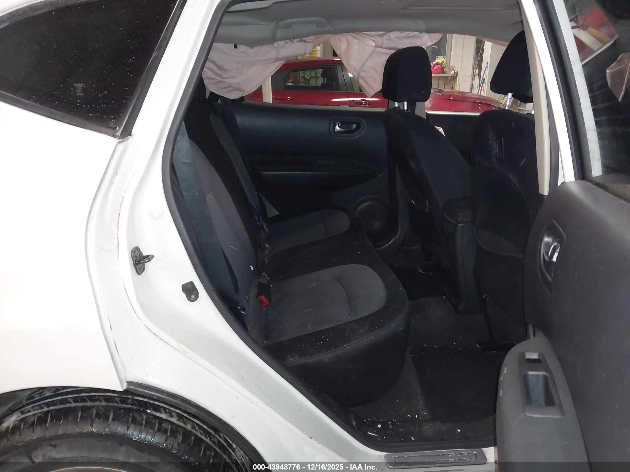 NISSAN ROGUE image 8