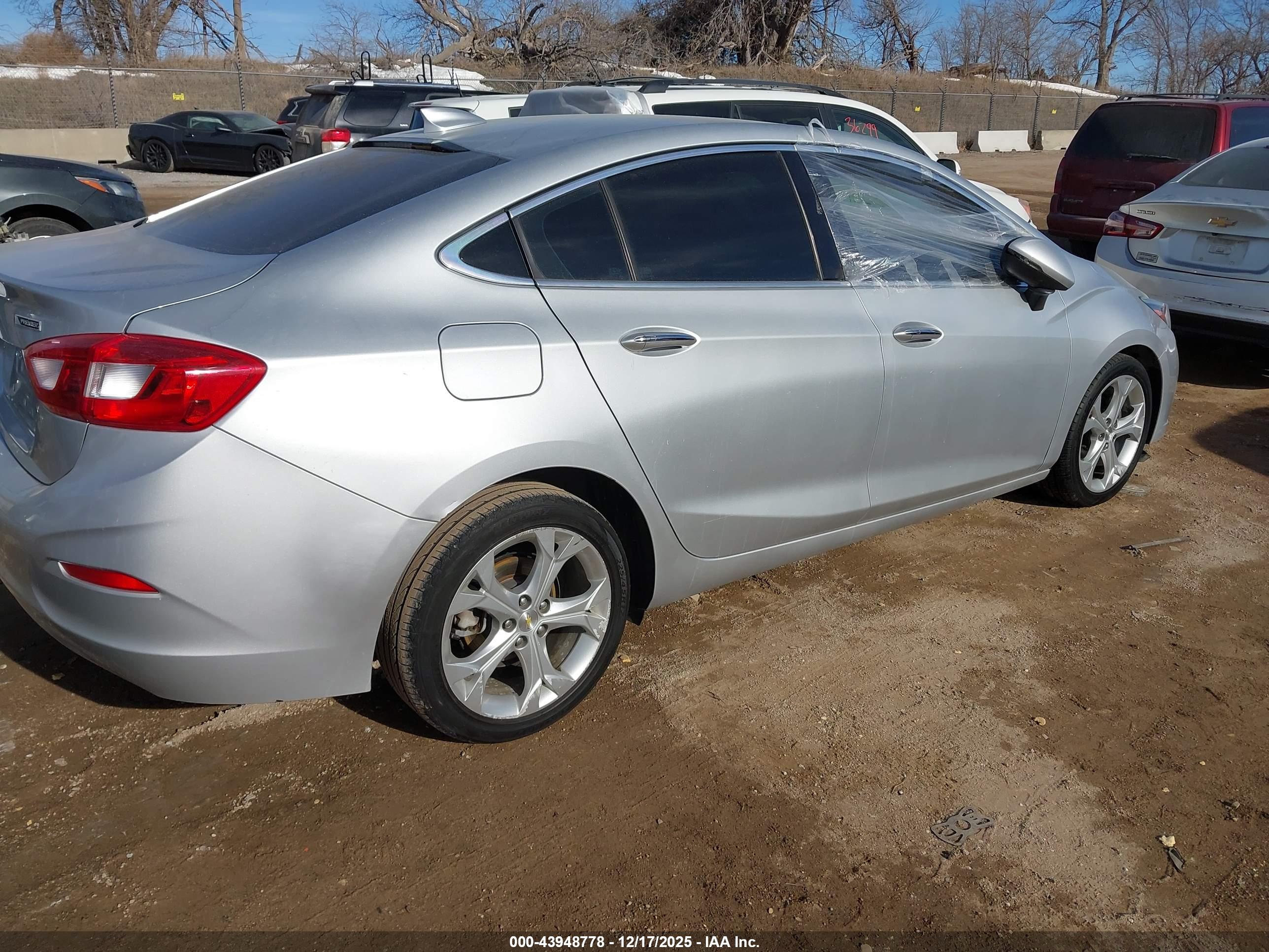 CHEVROLET CRUZE image 4