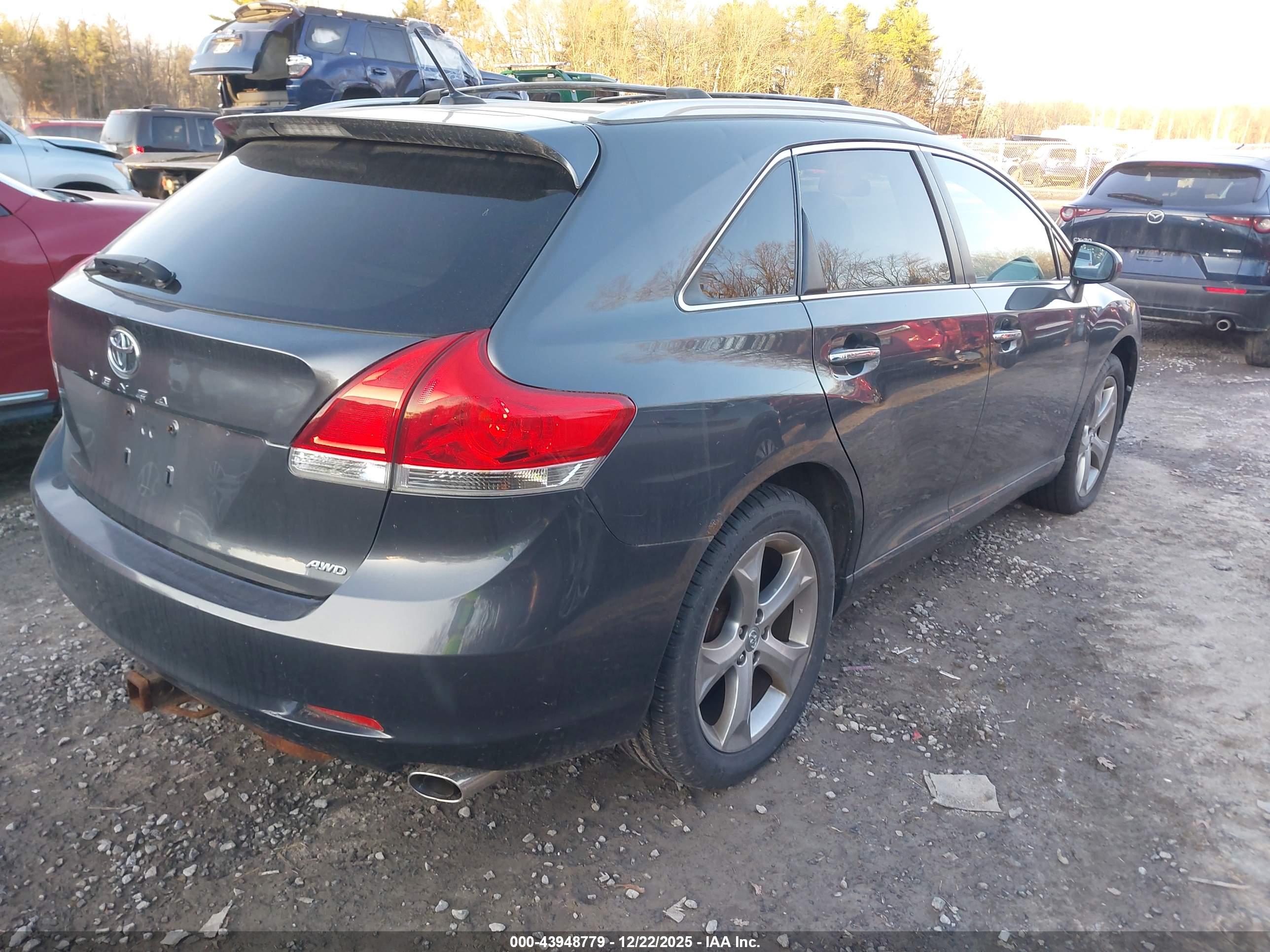 TOYOTA VENZA image 4