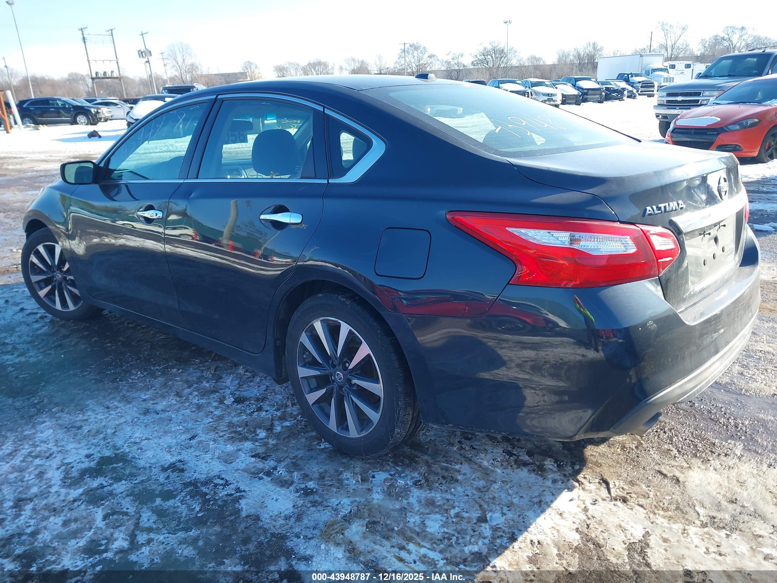 NISSAN ALTIMA image 3