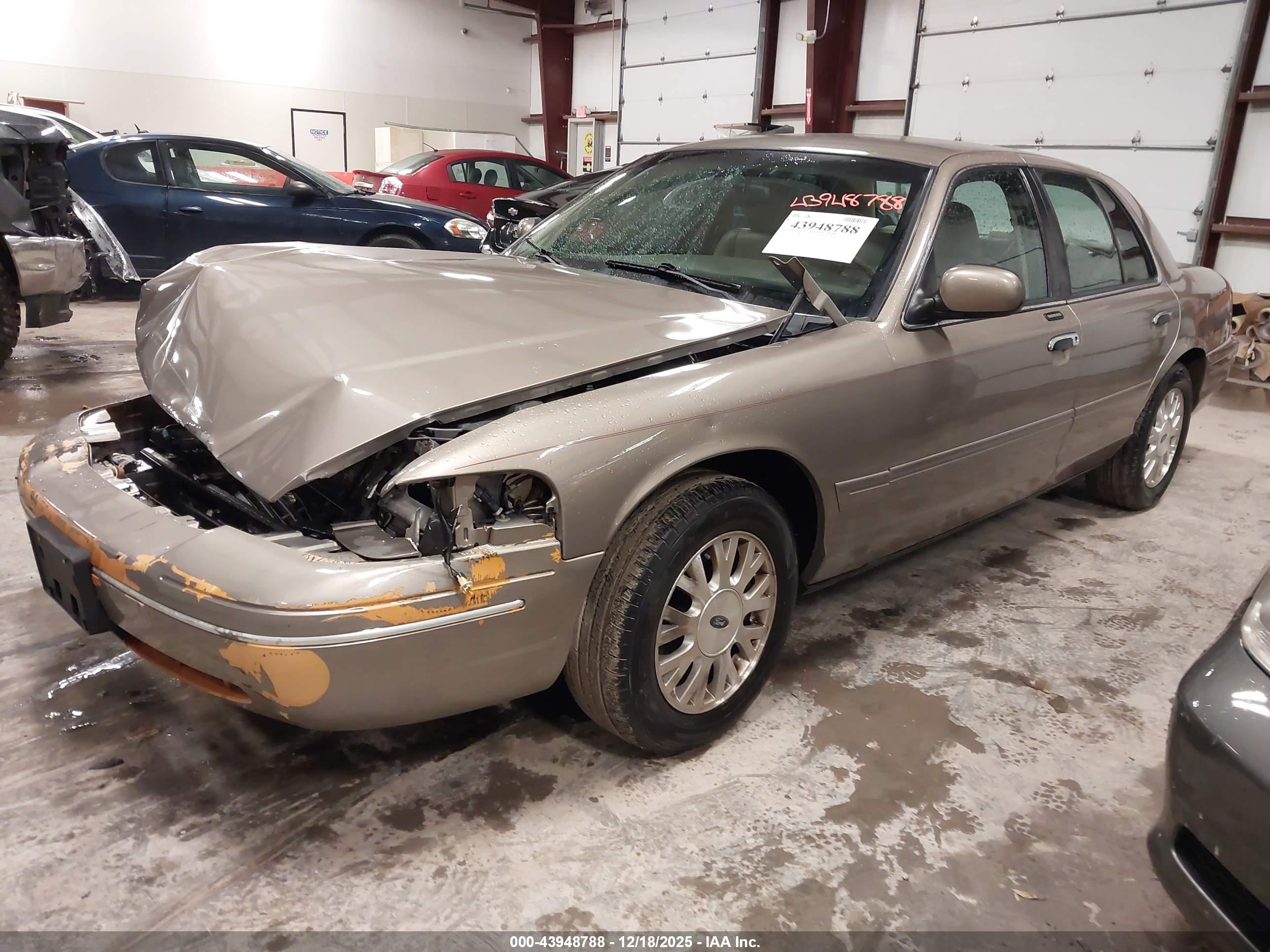 FORD CROWN image 2