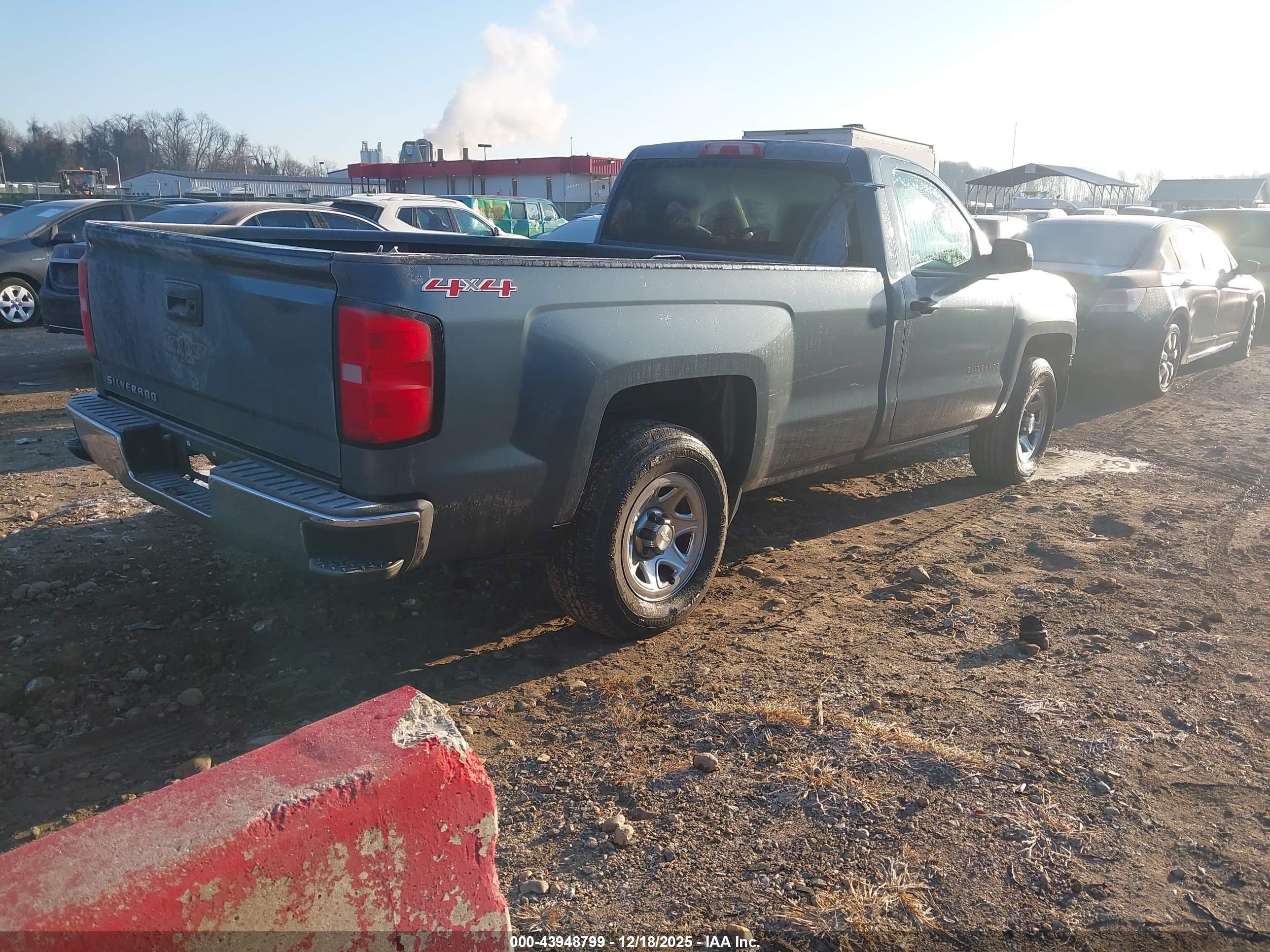 CHEVROLET SILVERADO image 4