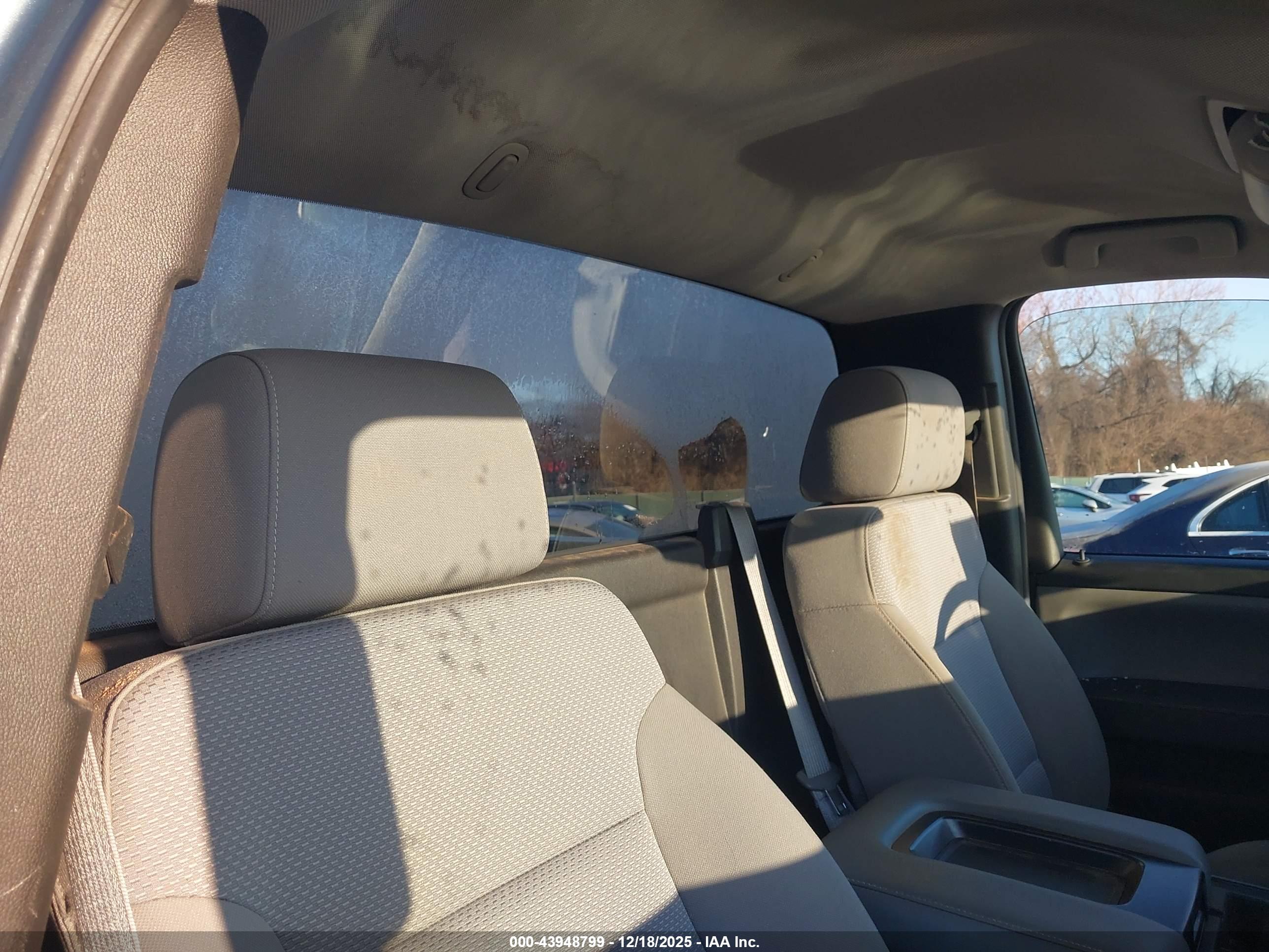 CHEVROLET SILVERADO image 8