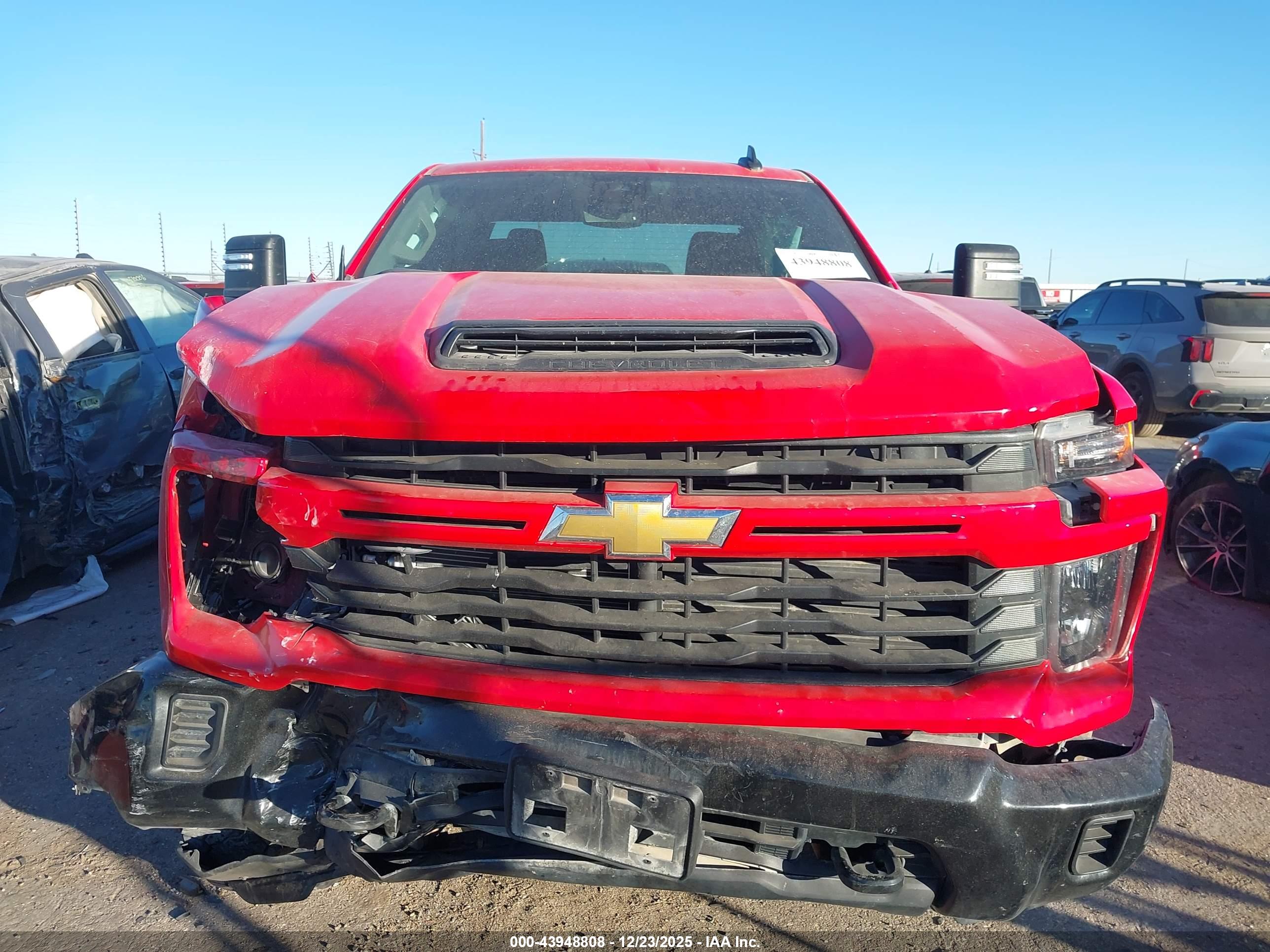 CHEVROLET SILVERADO image 6