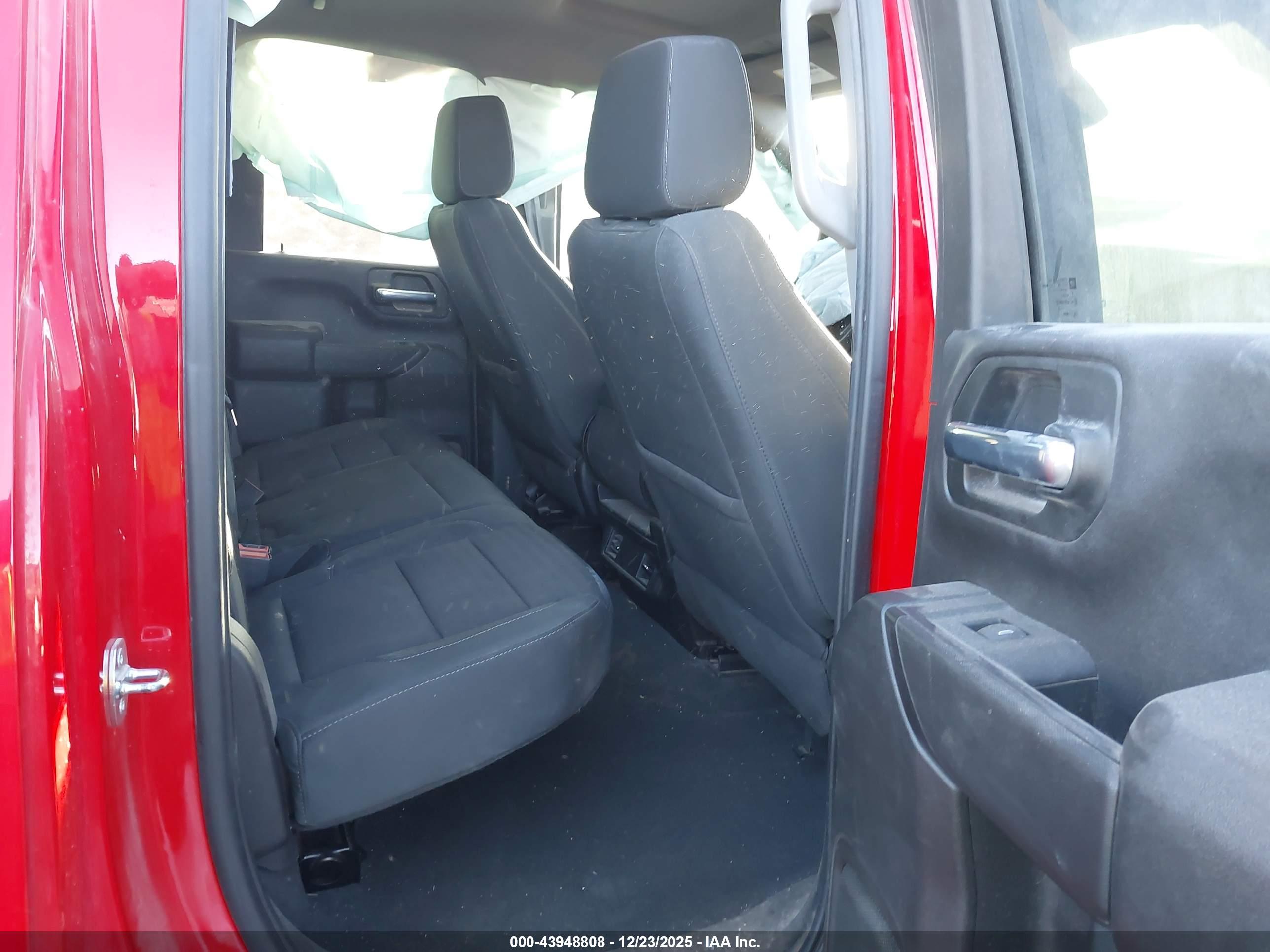 CHEVROLET SILVERADO image 8