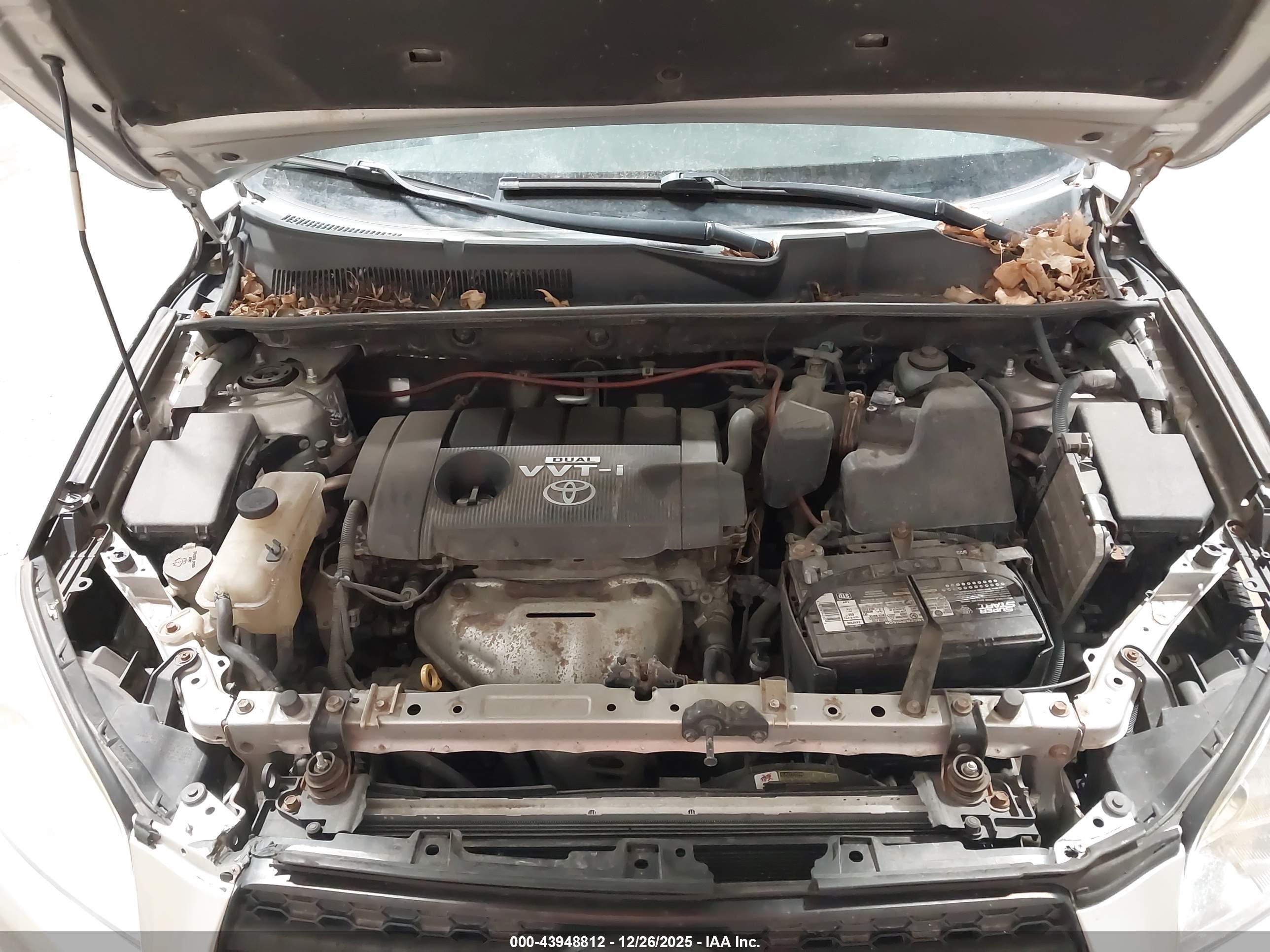 TOYOTA RAV4 image 10