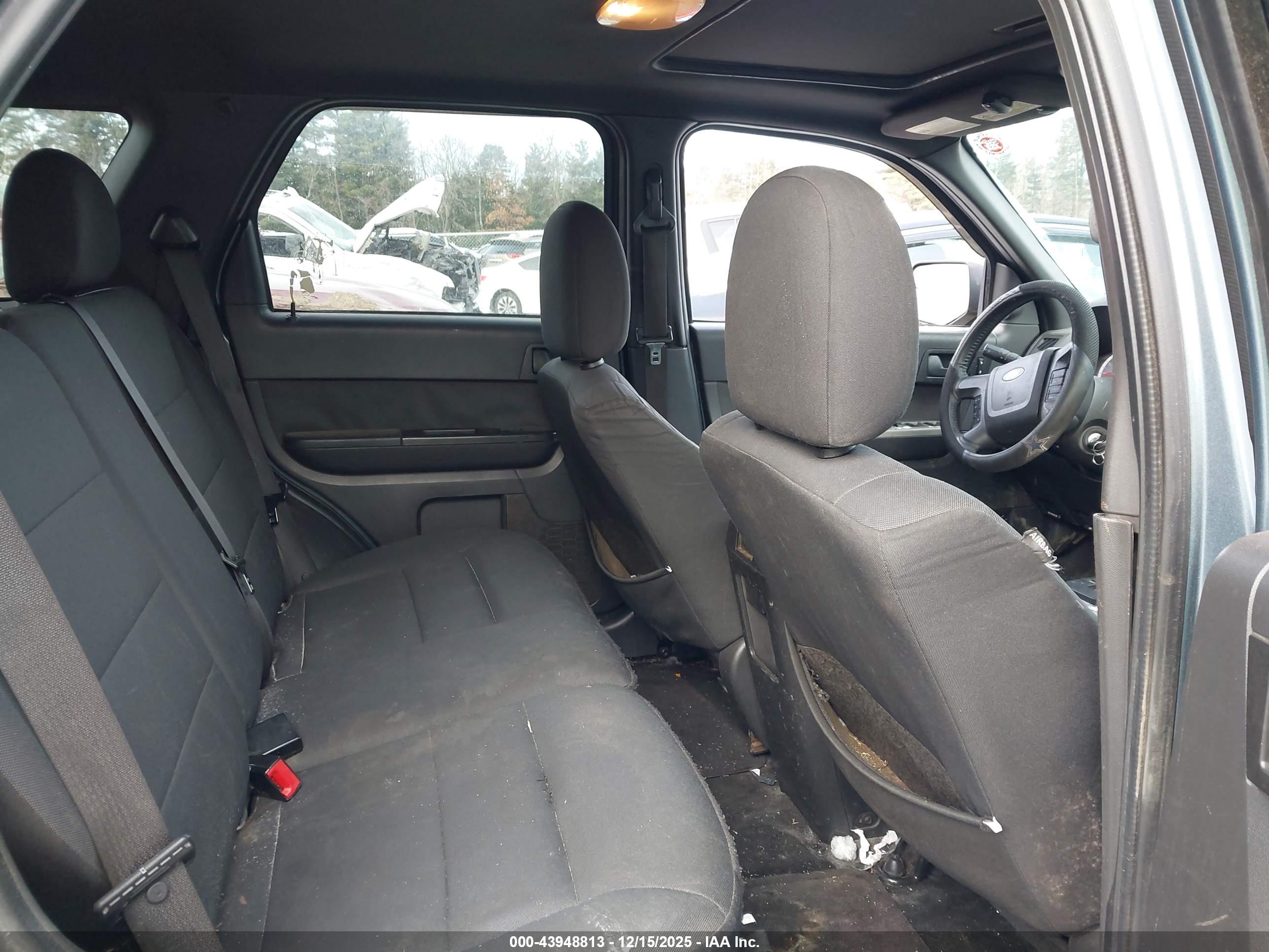 FORD ESCAPE image 8