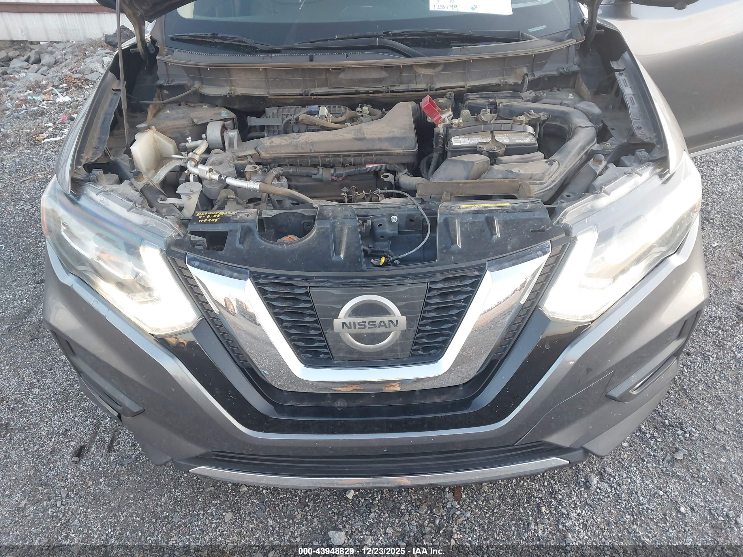 NISSAN ROGUE image 10