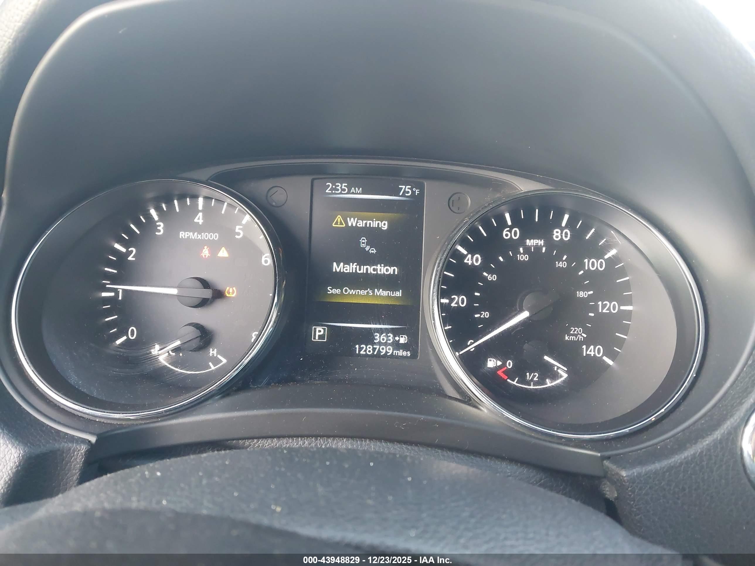 NISSAN ROGUE image 7