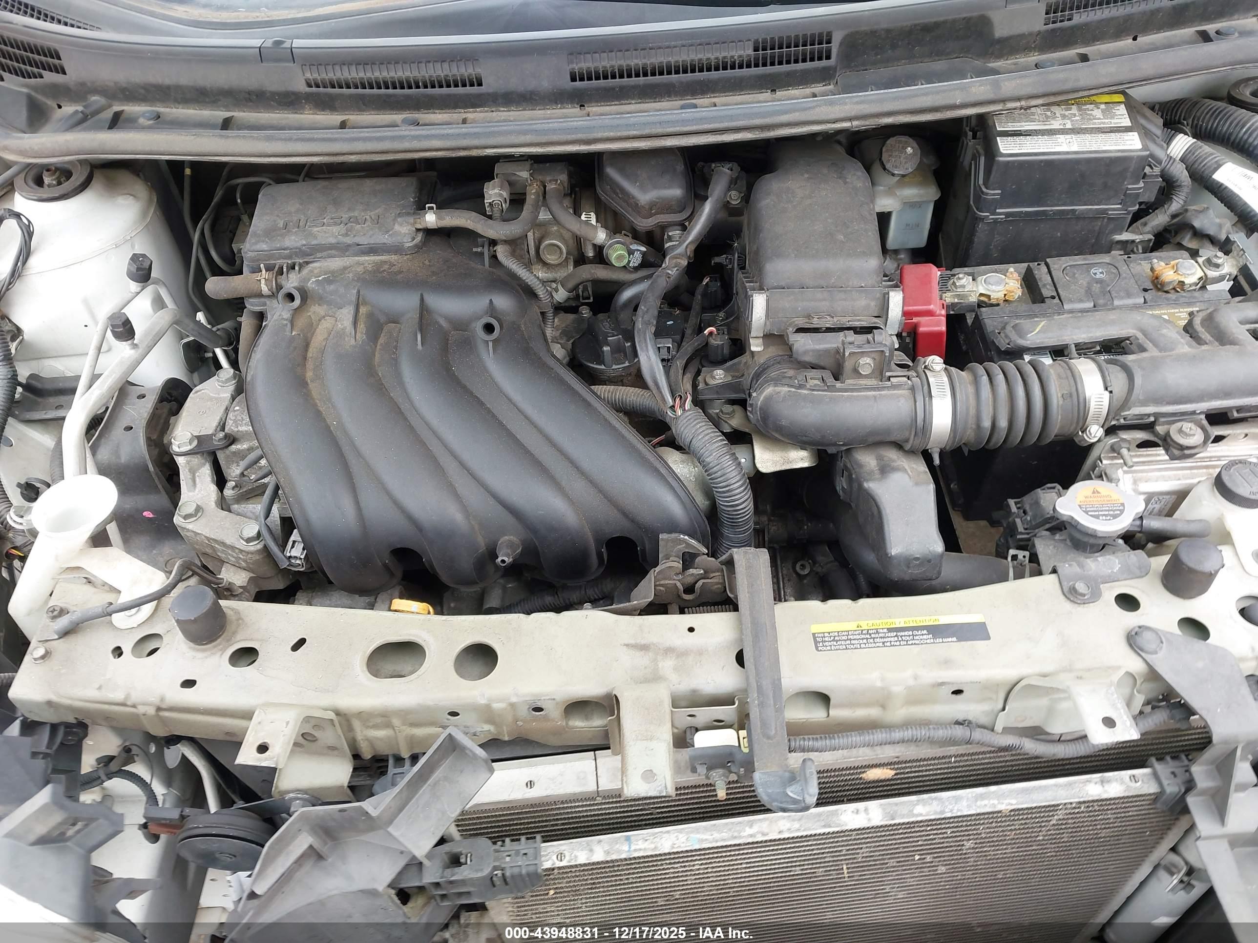 NISSAN VERSA image 10