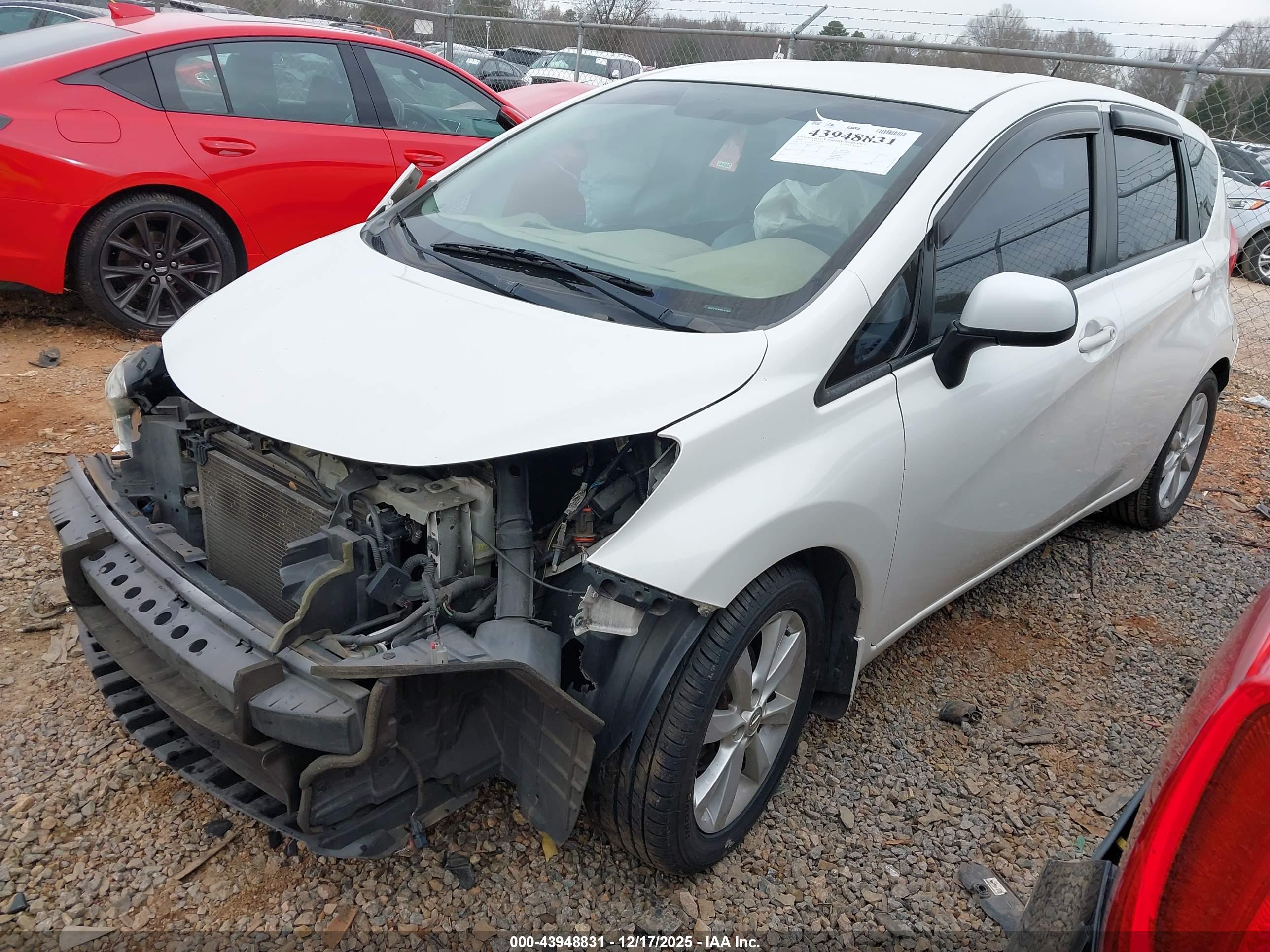 NISSAN VERSA image 2