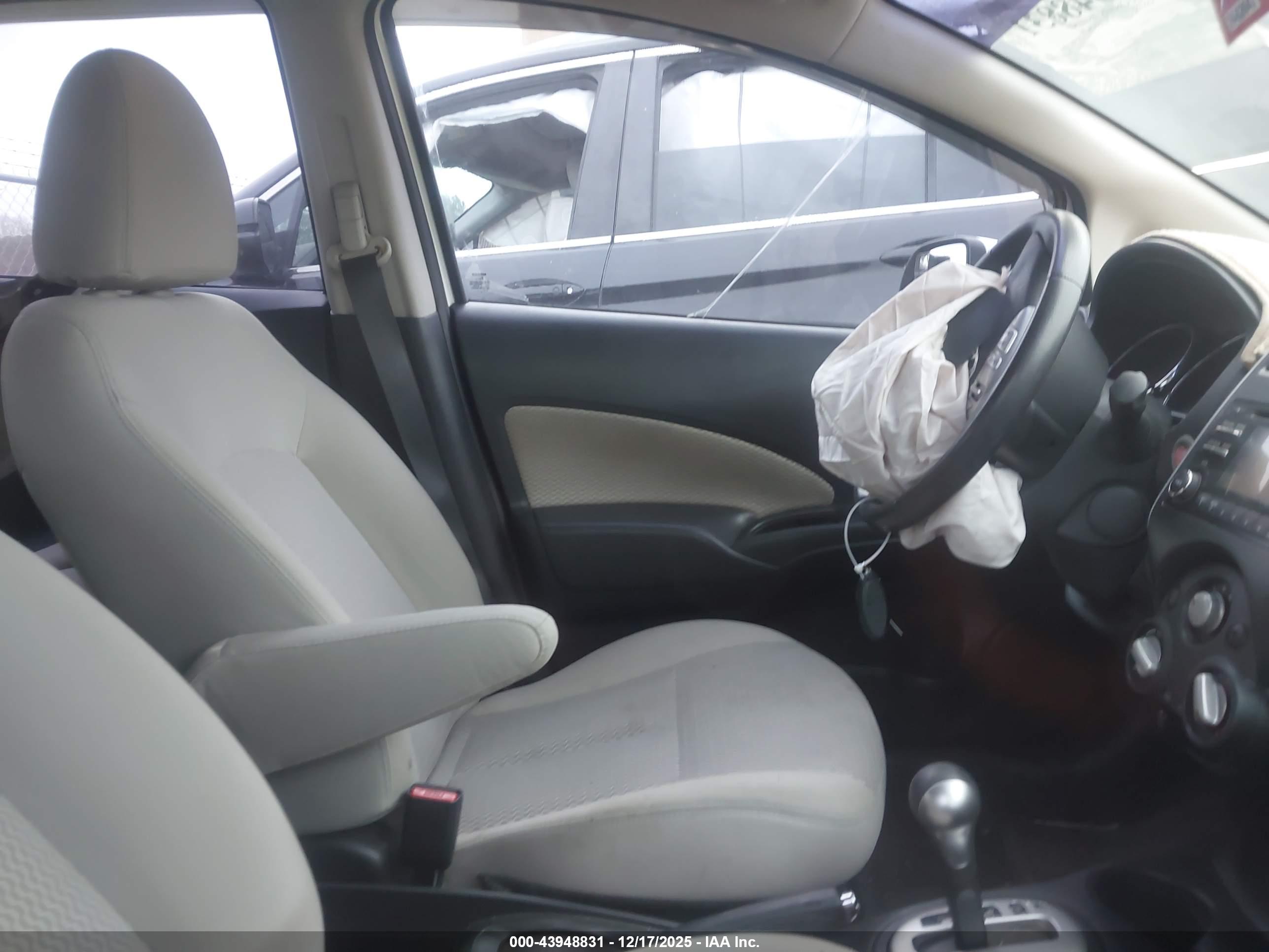NISSAN VERSA image 5