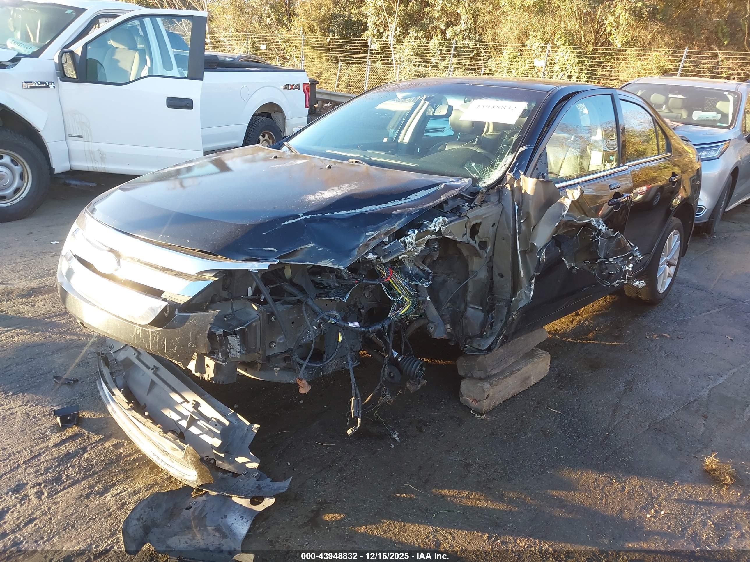 FORD FUSION image 2
