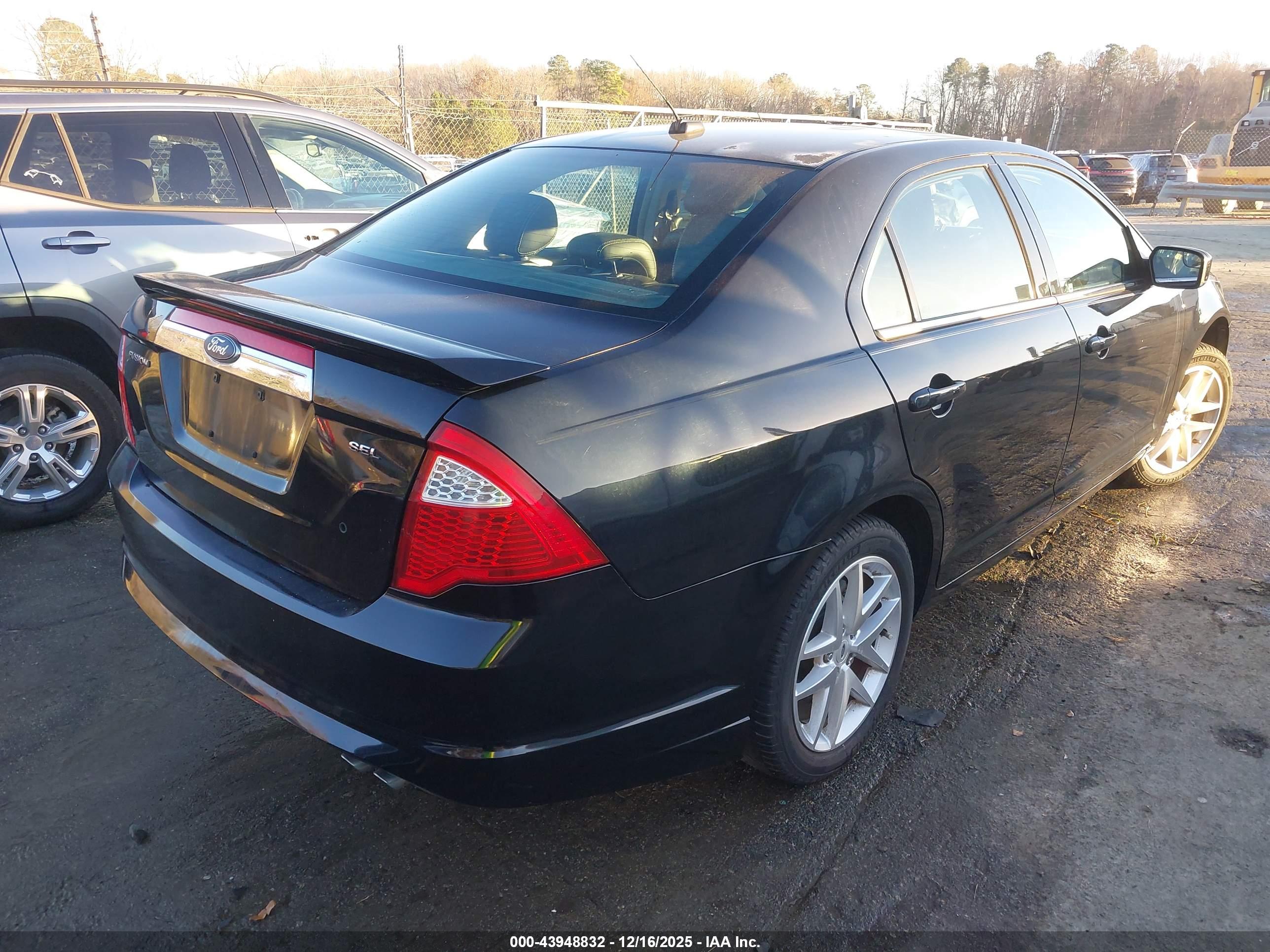 FORD FUSION image 4