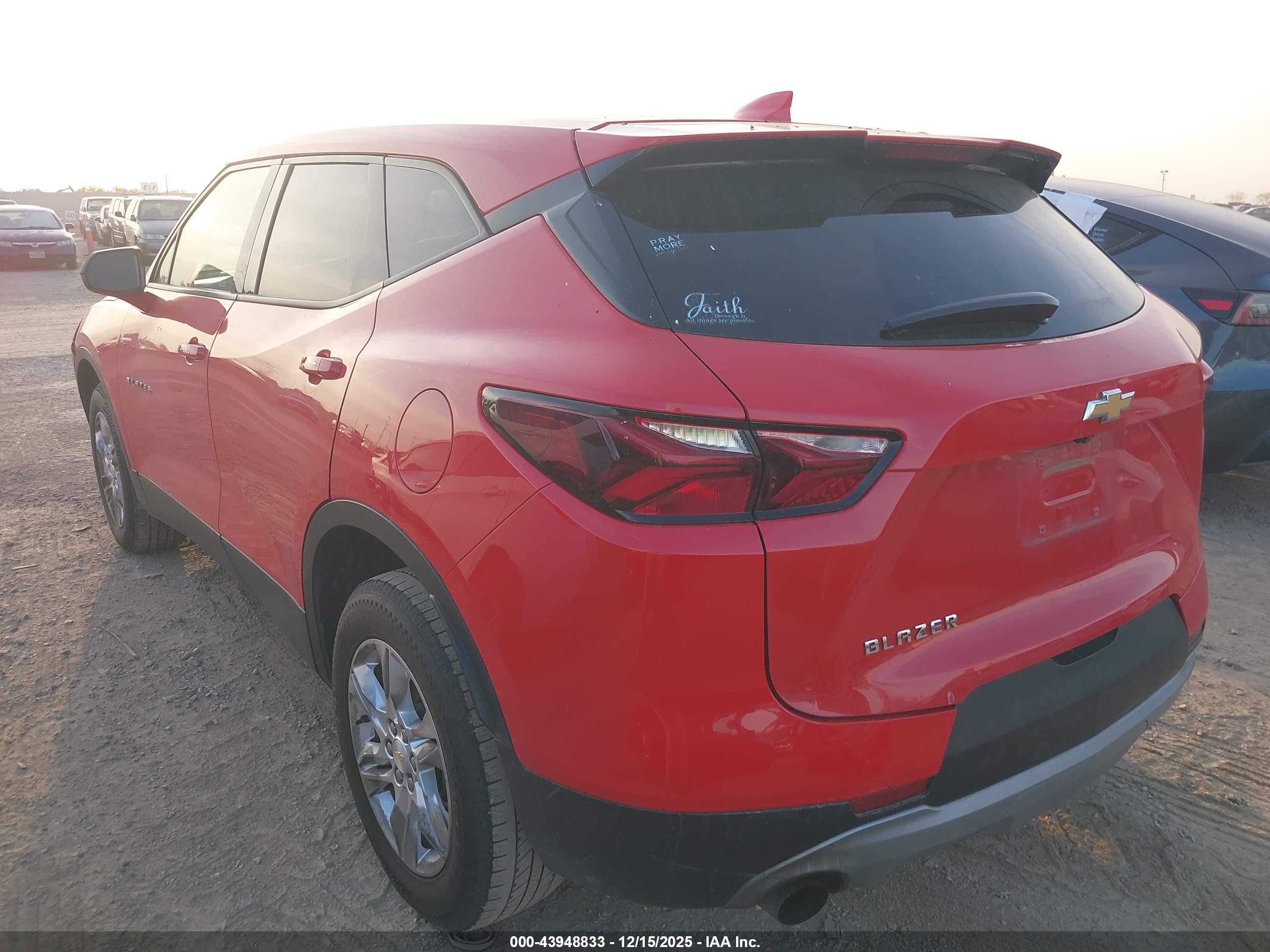 CHEVROLET BLAZER image 3