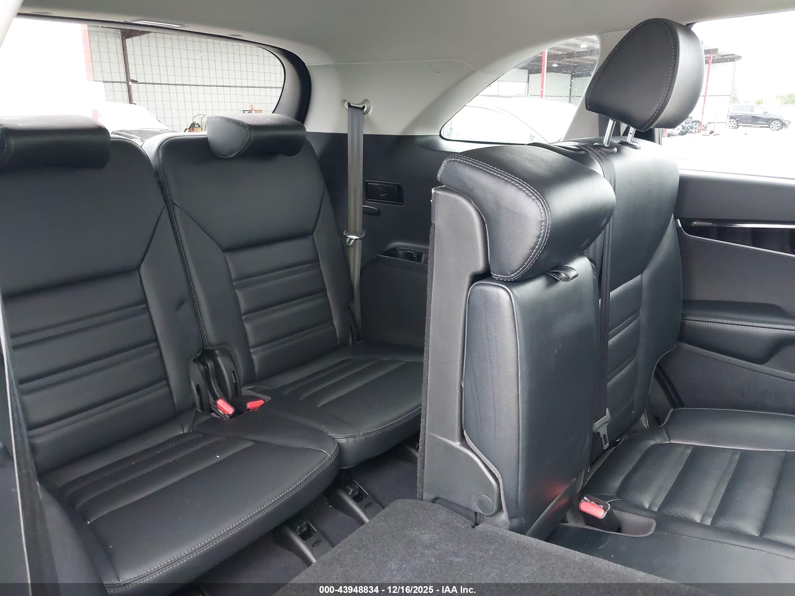 KIA SORENTO image 8