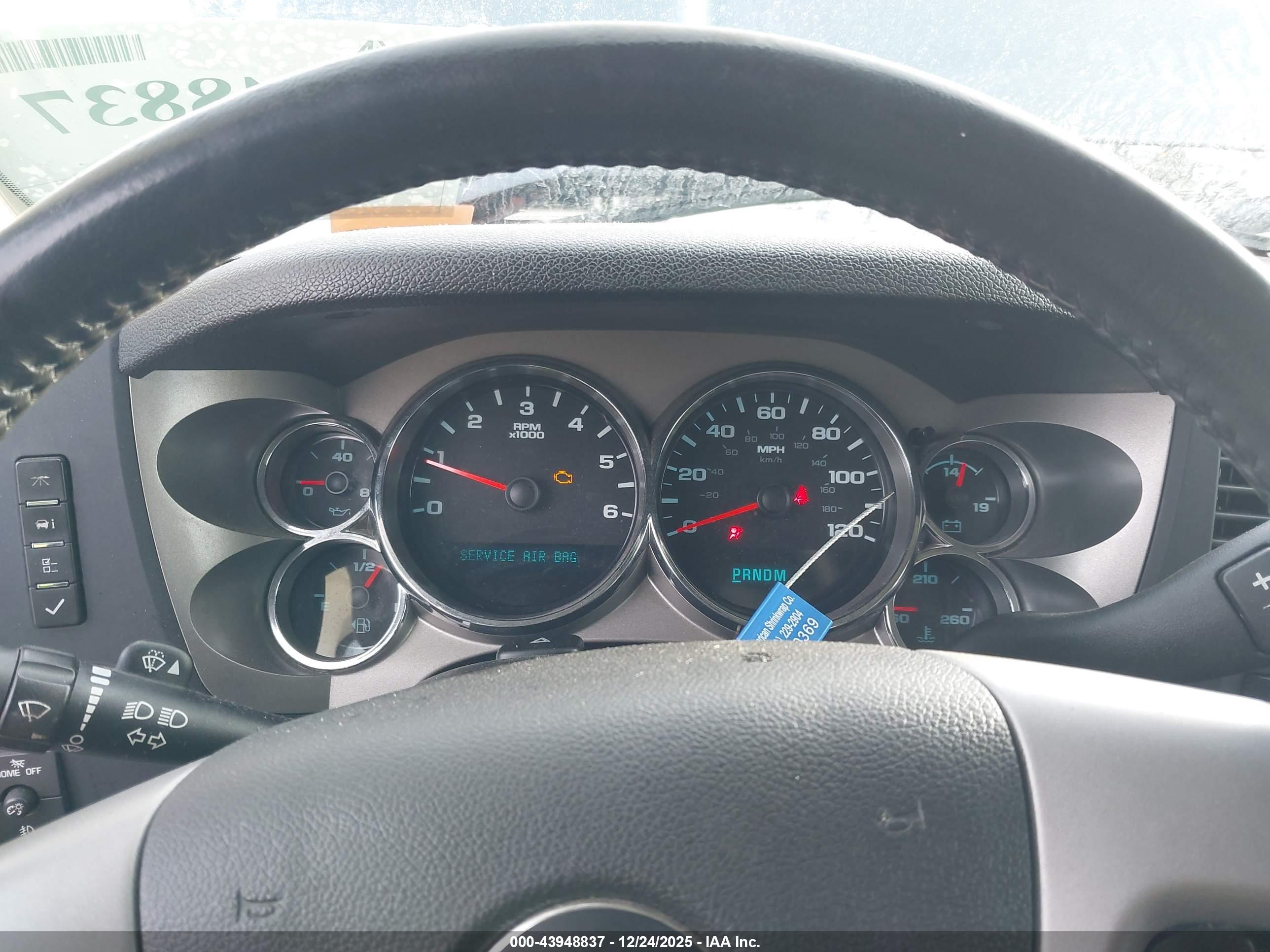 CHEVROLET SILVERADO image 7