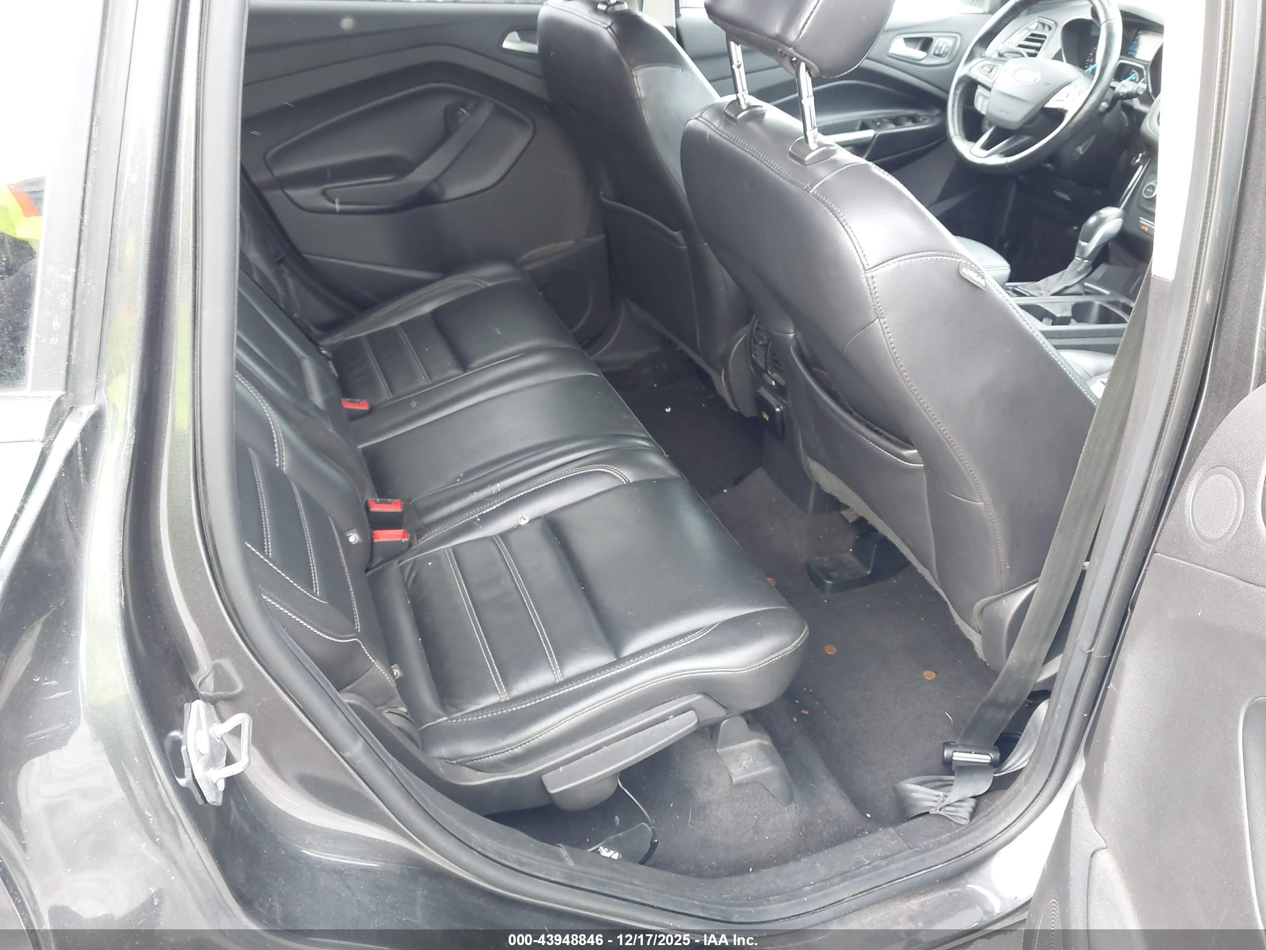 FORD ESCAPE image 8