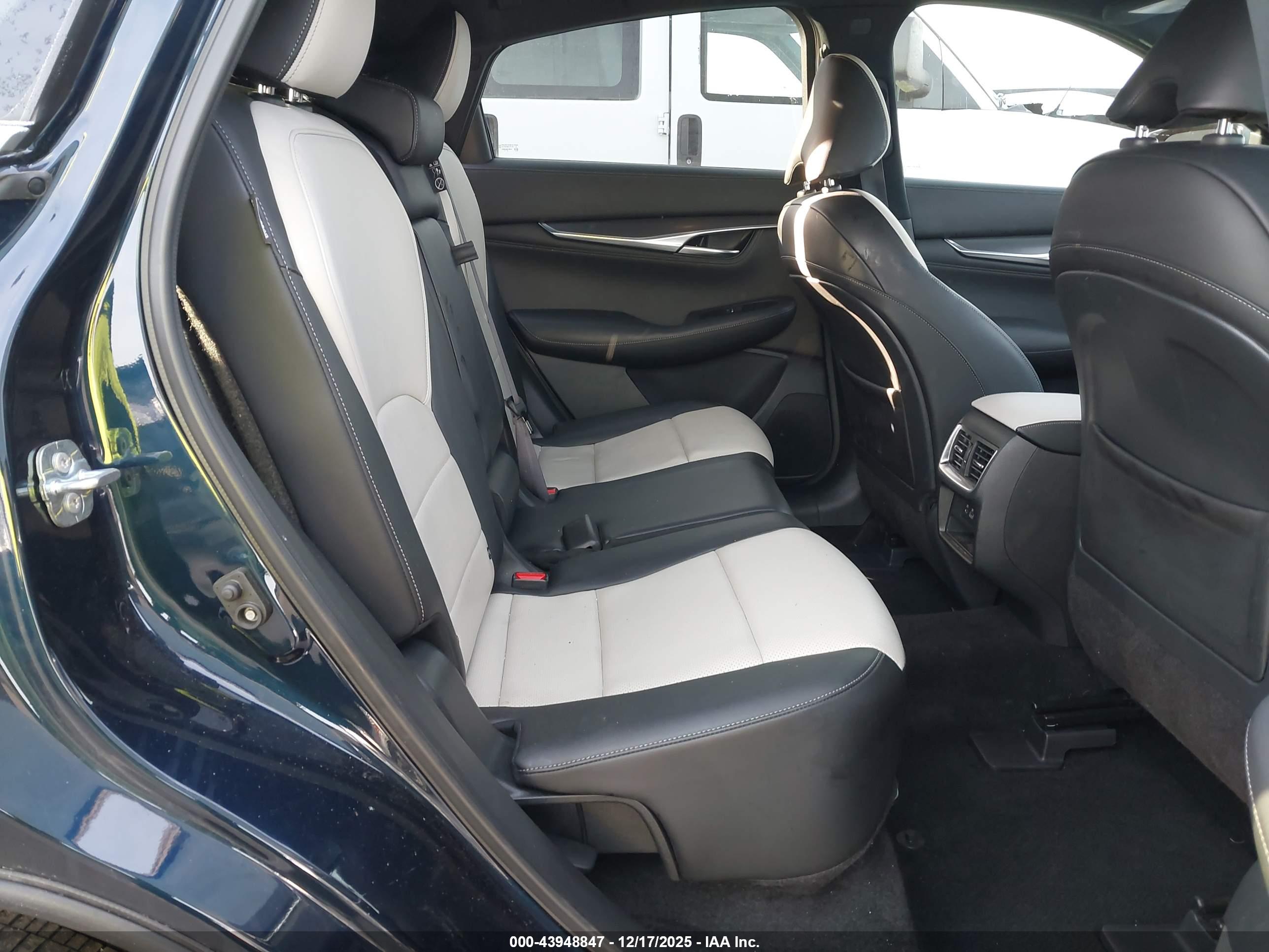 INFINITI QX55 image 8