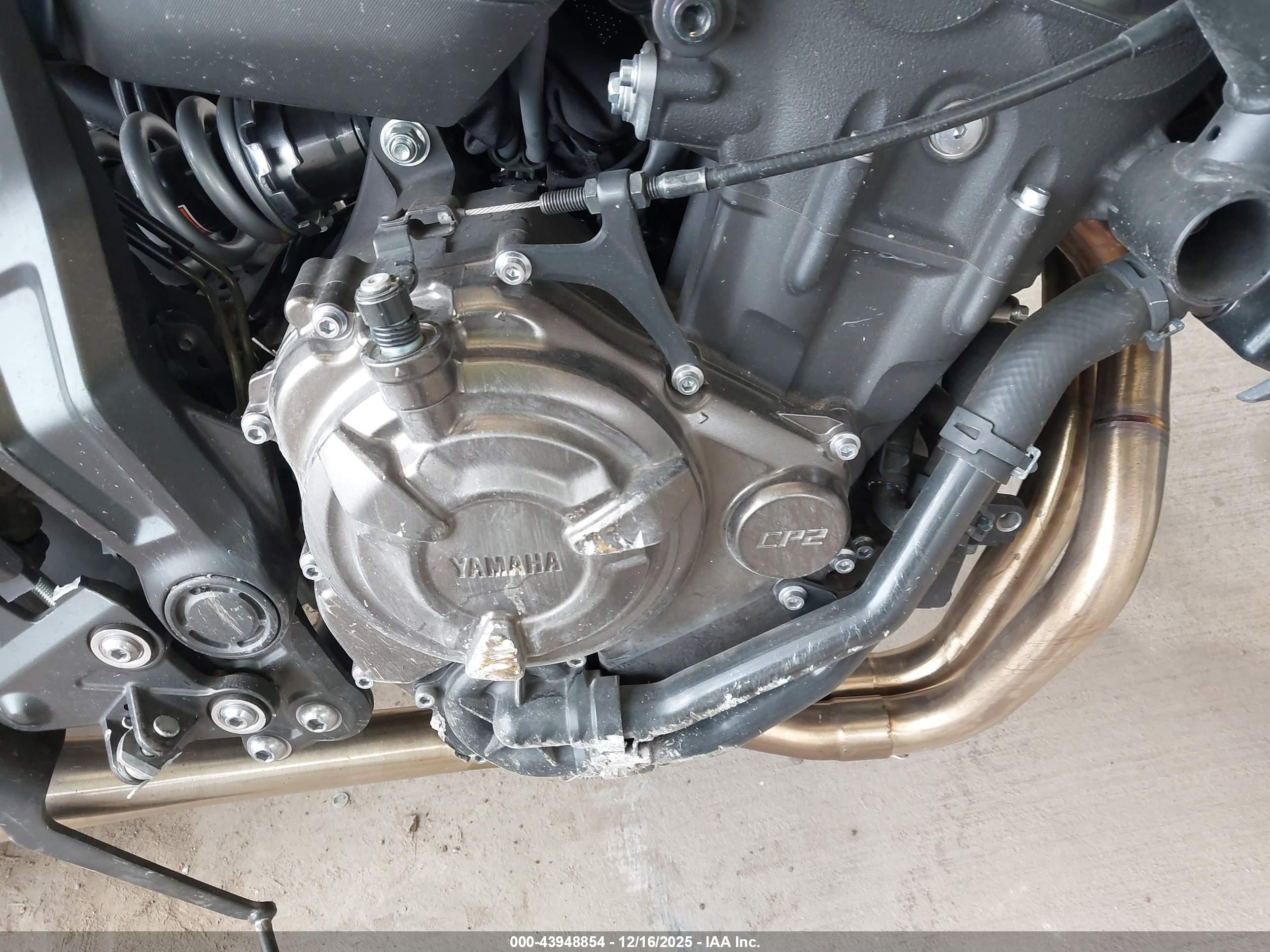 YAMAHA MT07 image 8