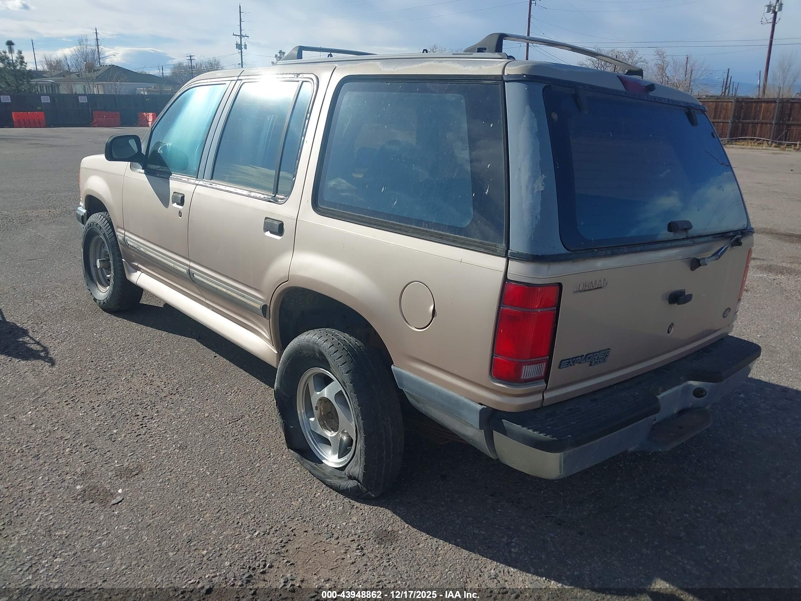 FORD EXPLORER image 3