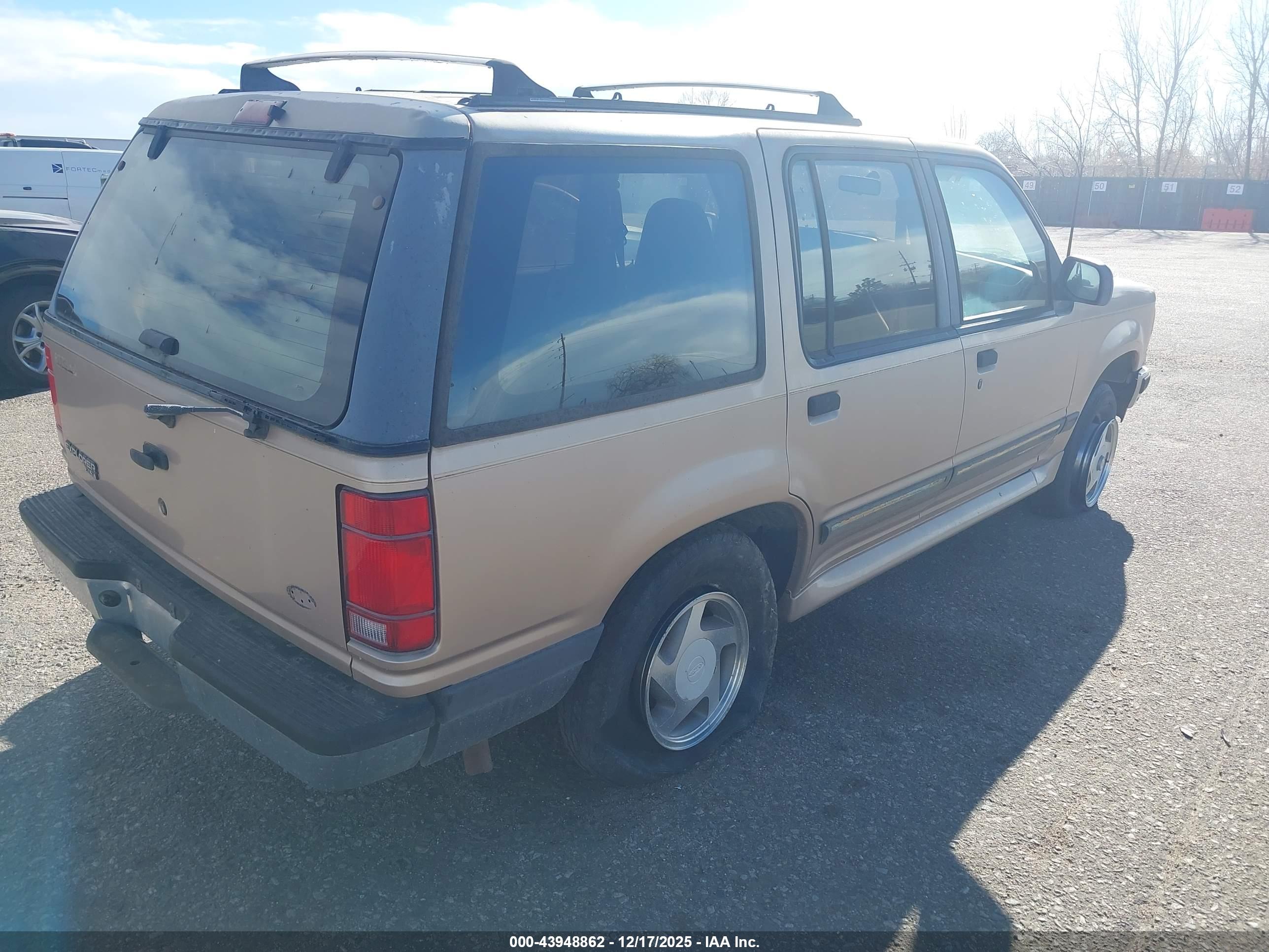 FORD EXPLORER image 4