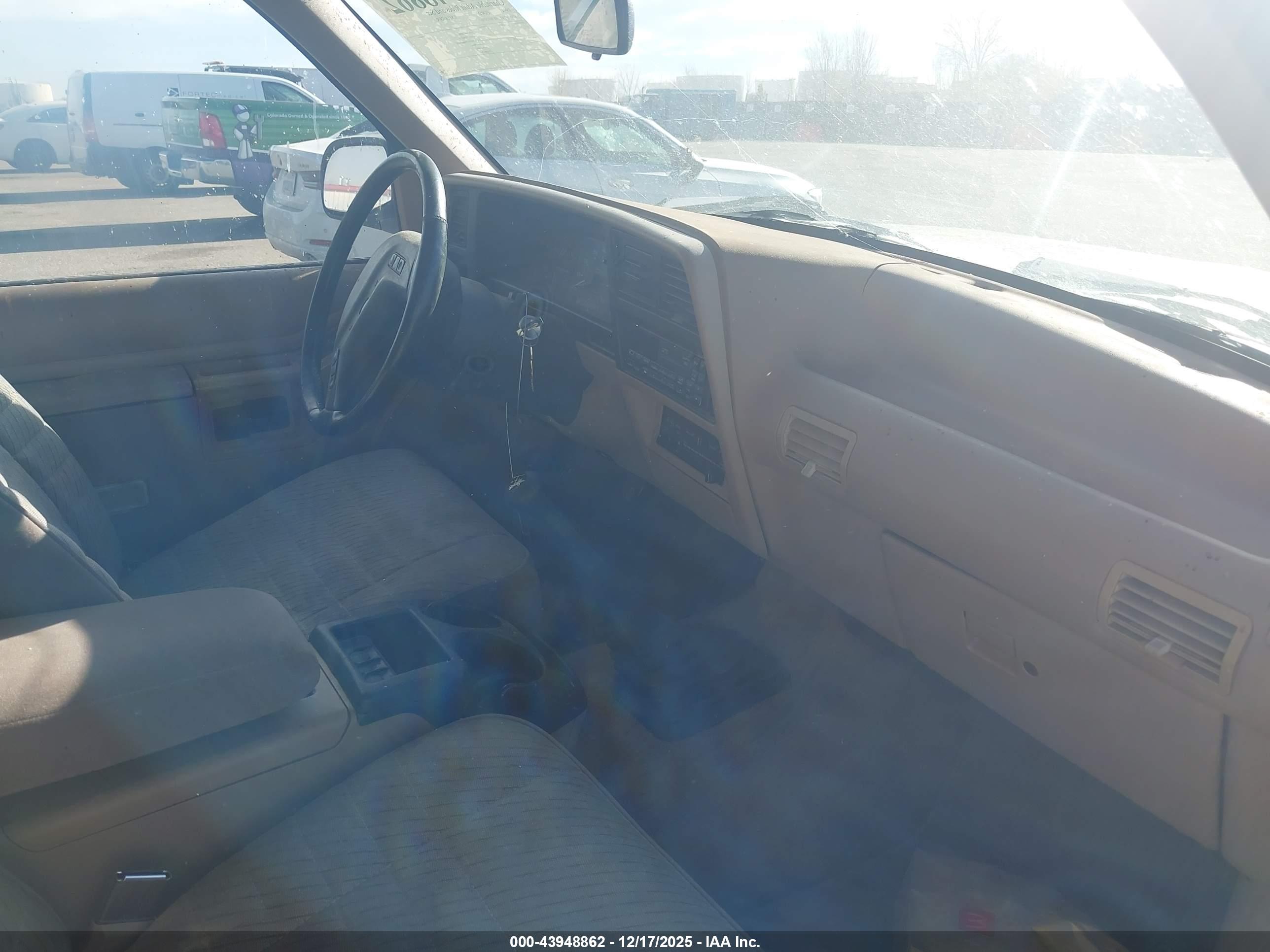 FORD EXPLORER image 5