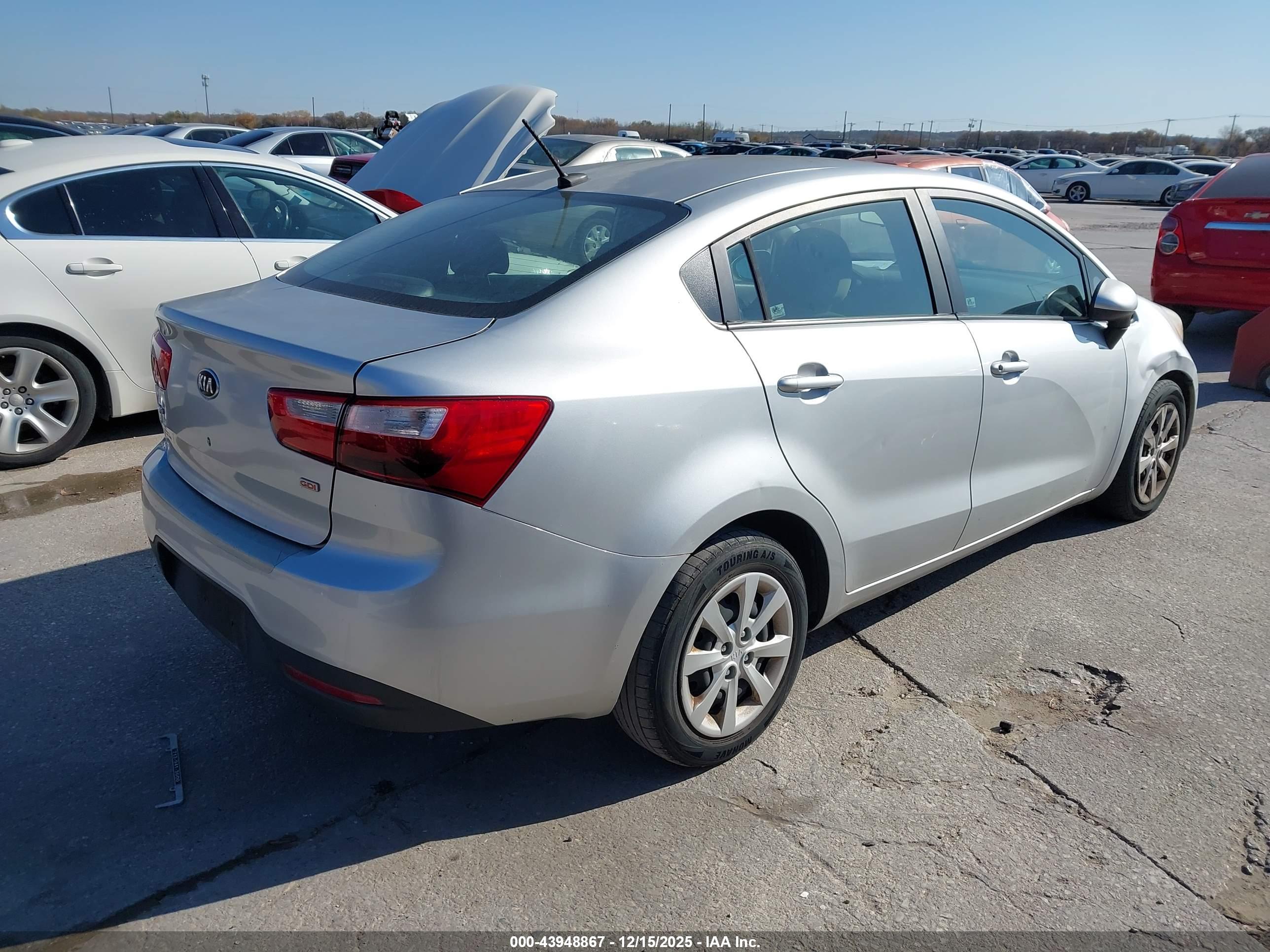 KIA RIO image 4