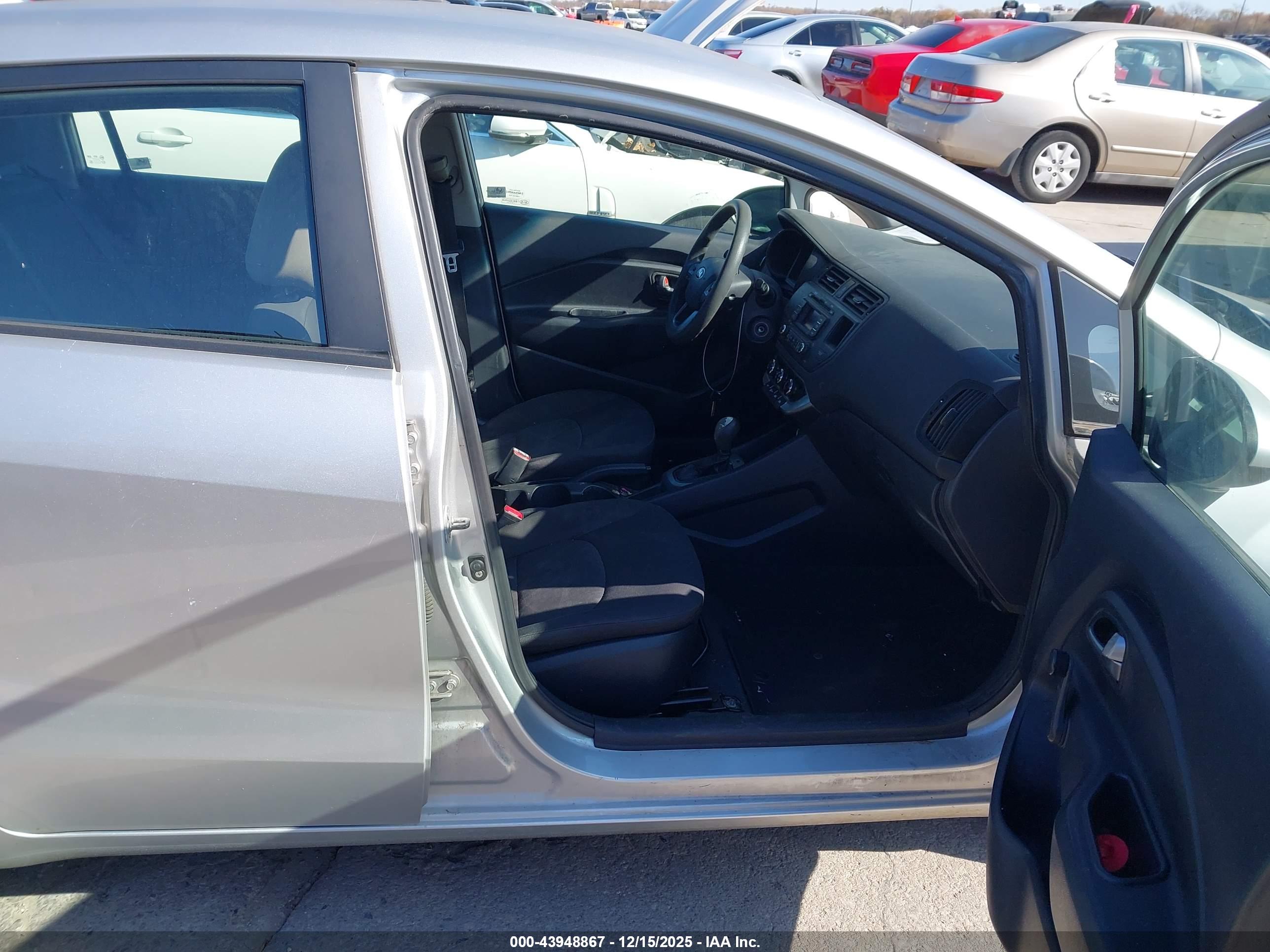 KIA RIO image 5