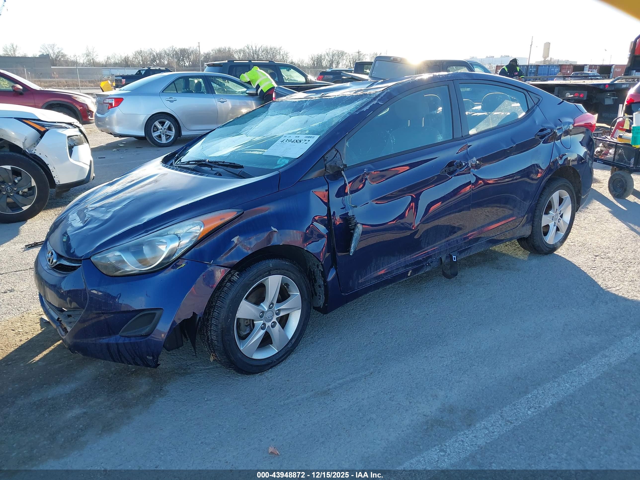 HYUNDAI ELANTRA image 2