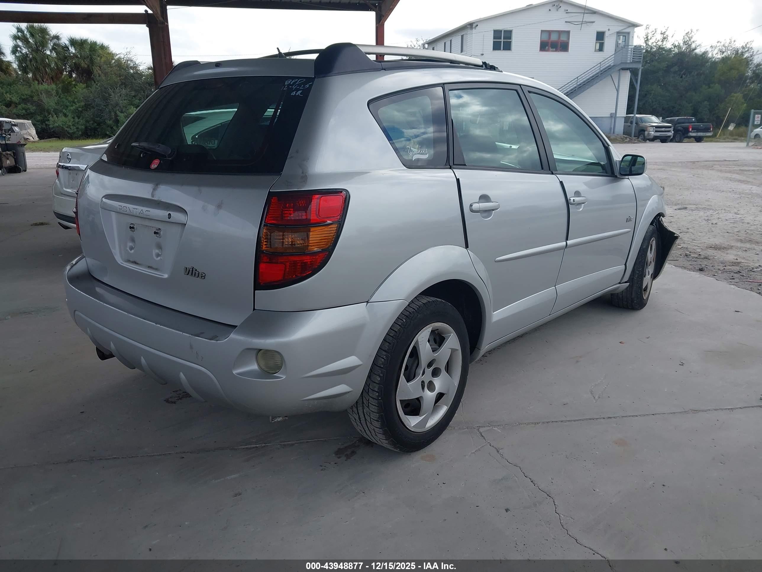 PONTIAC VIBE image 4