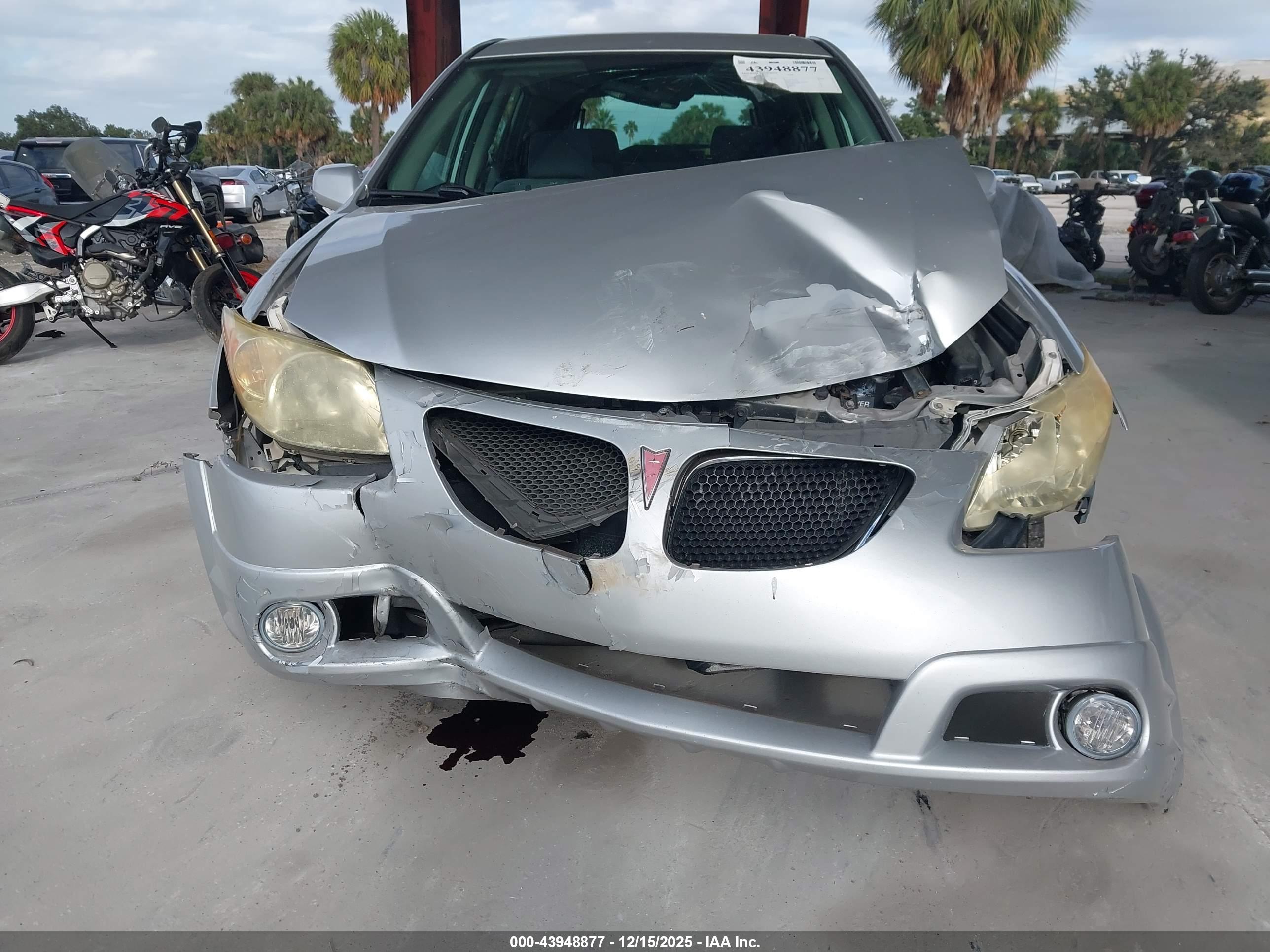 PONTIAC VIBE image 6