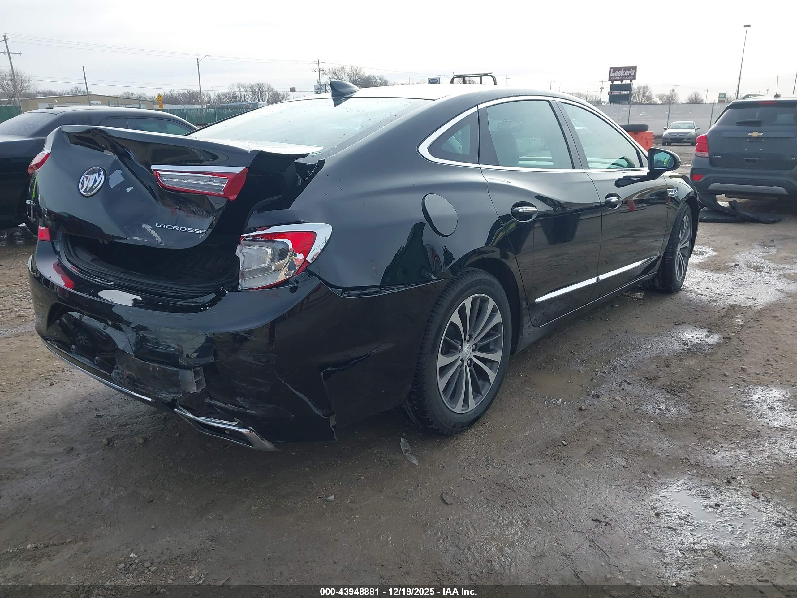 BUICK LACROSSE image 4
