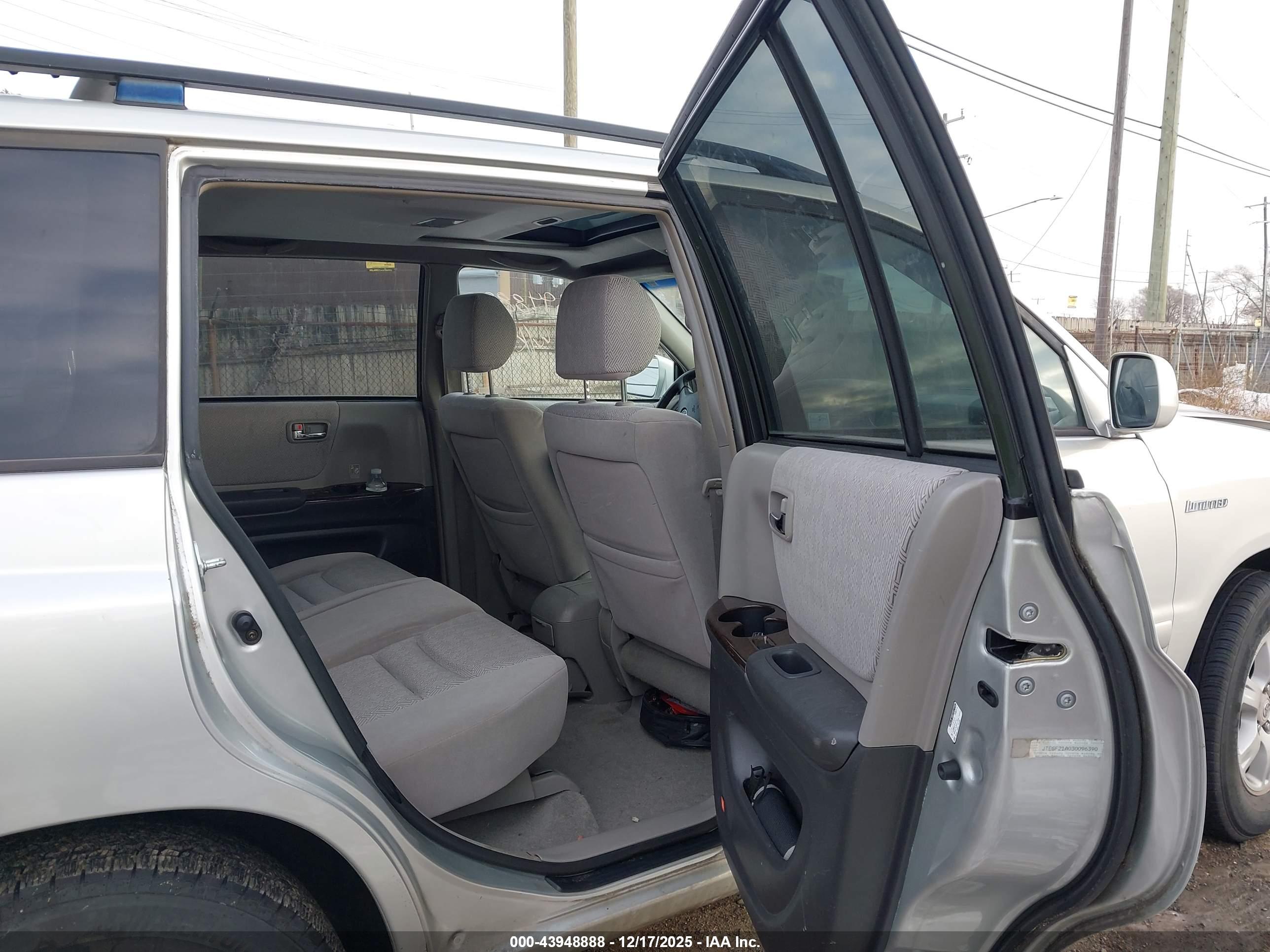 TOYOTA HIGHLANDER image 8