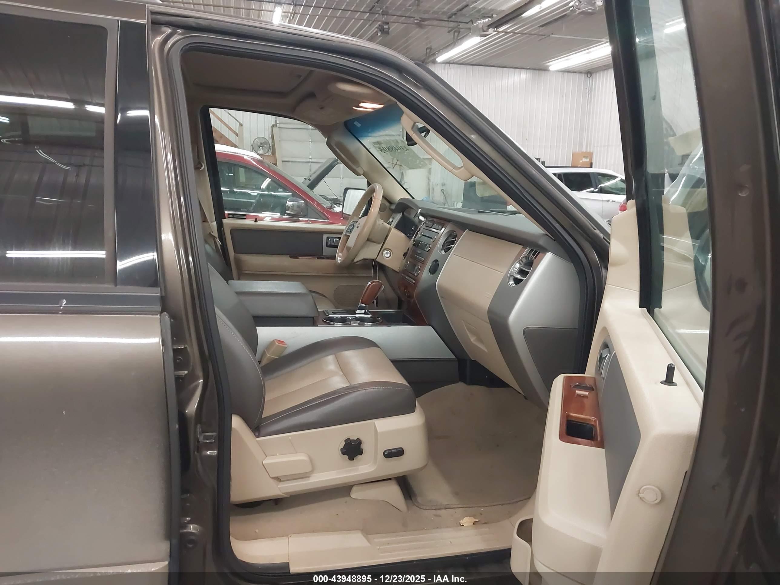 FORD EXPEDITION image 5