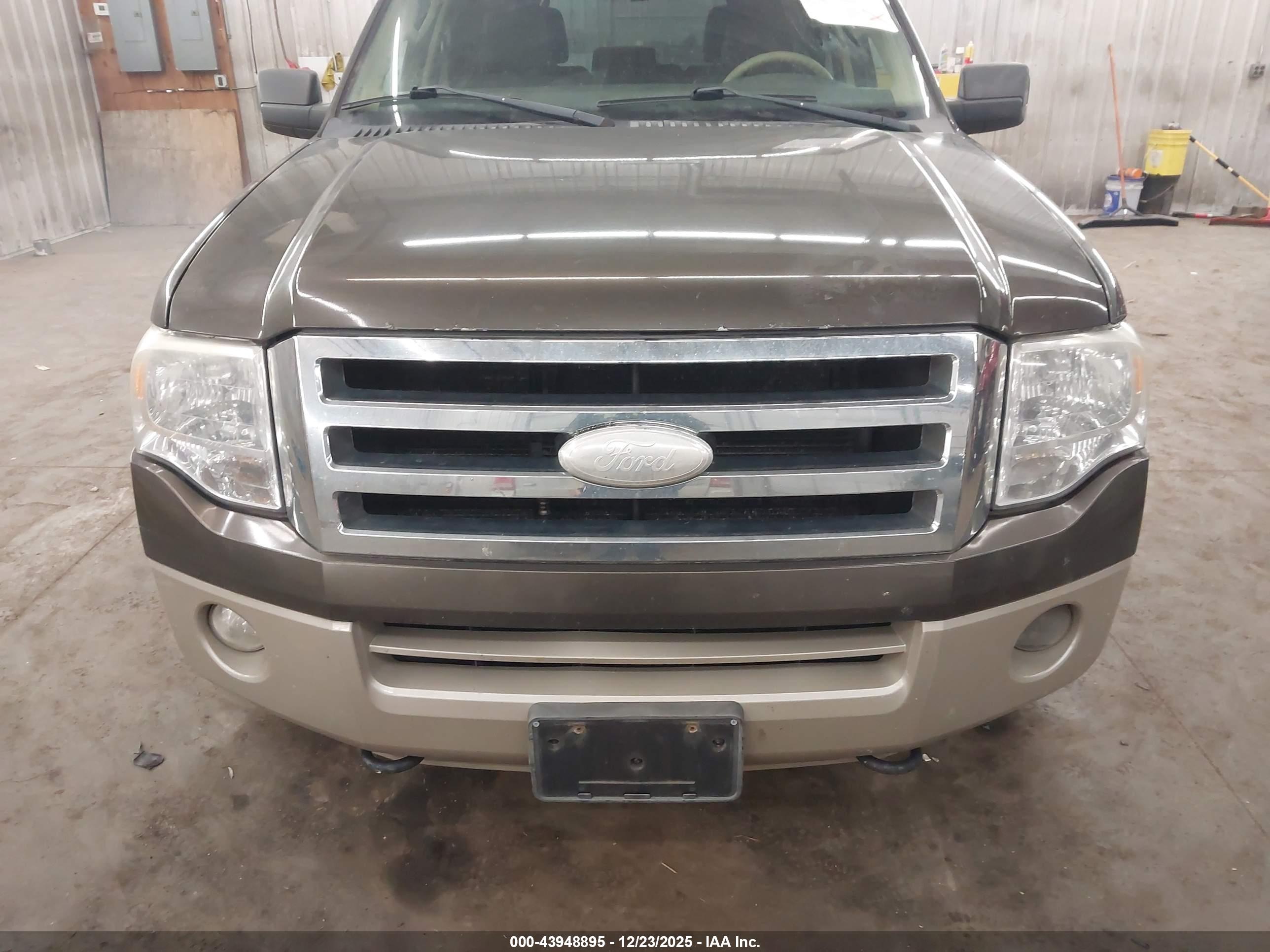 FORD EXPEDITION image 6